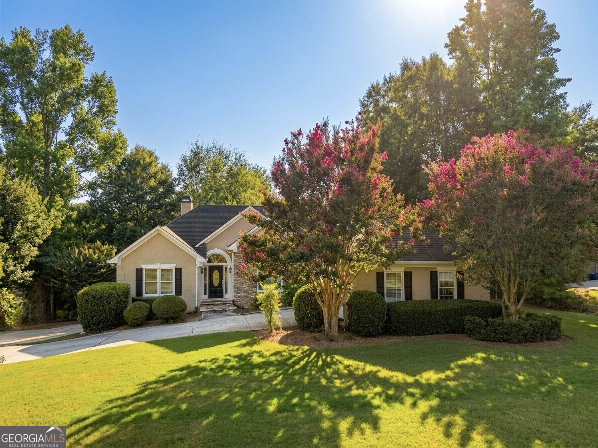 220 Youngs Circle Property Photo 1