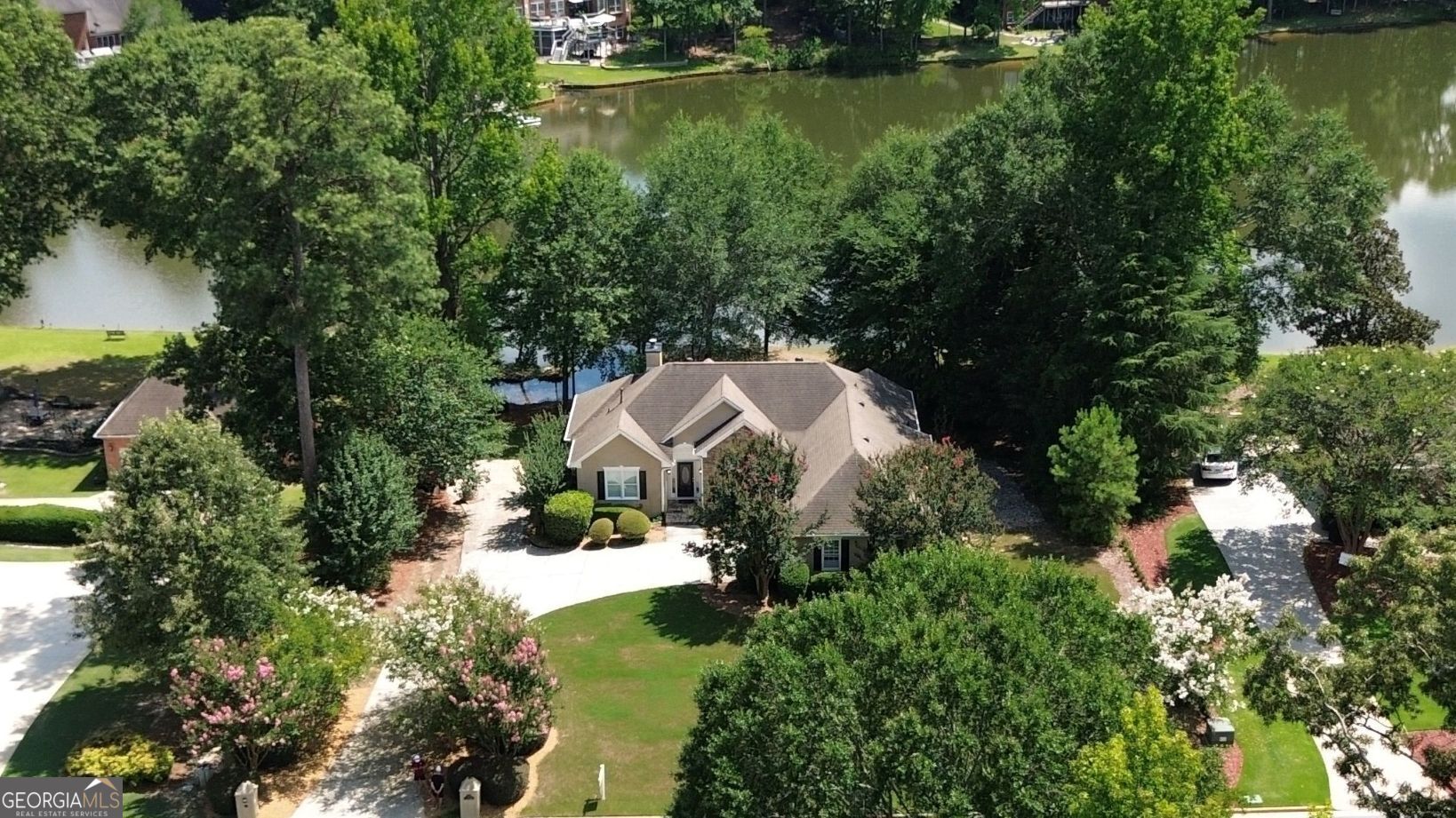 220 Youngs Circle Property Photo 1