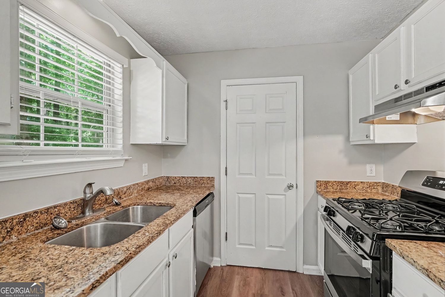 240 Spring Circle Property Photo 8