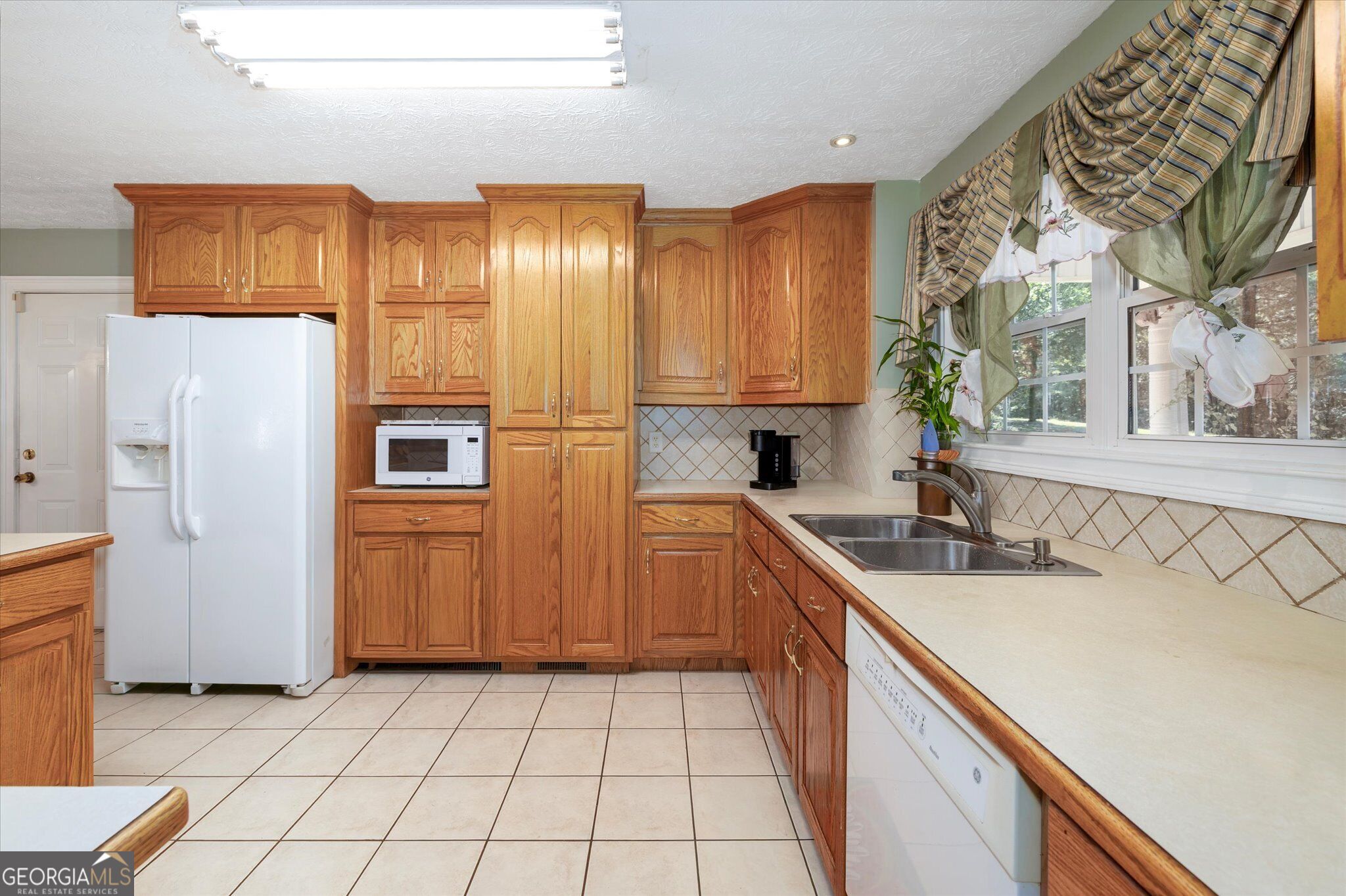 598 Holders Siding Road Property Photo 7