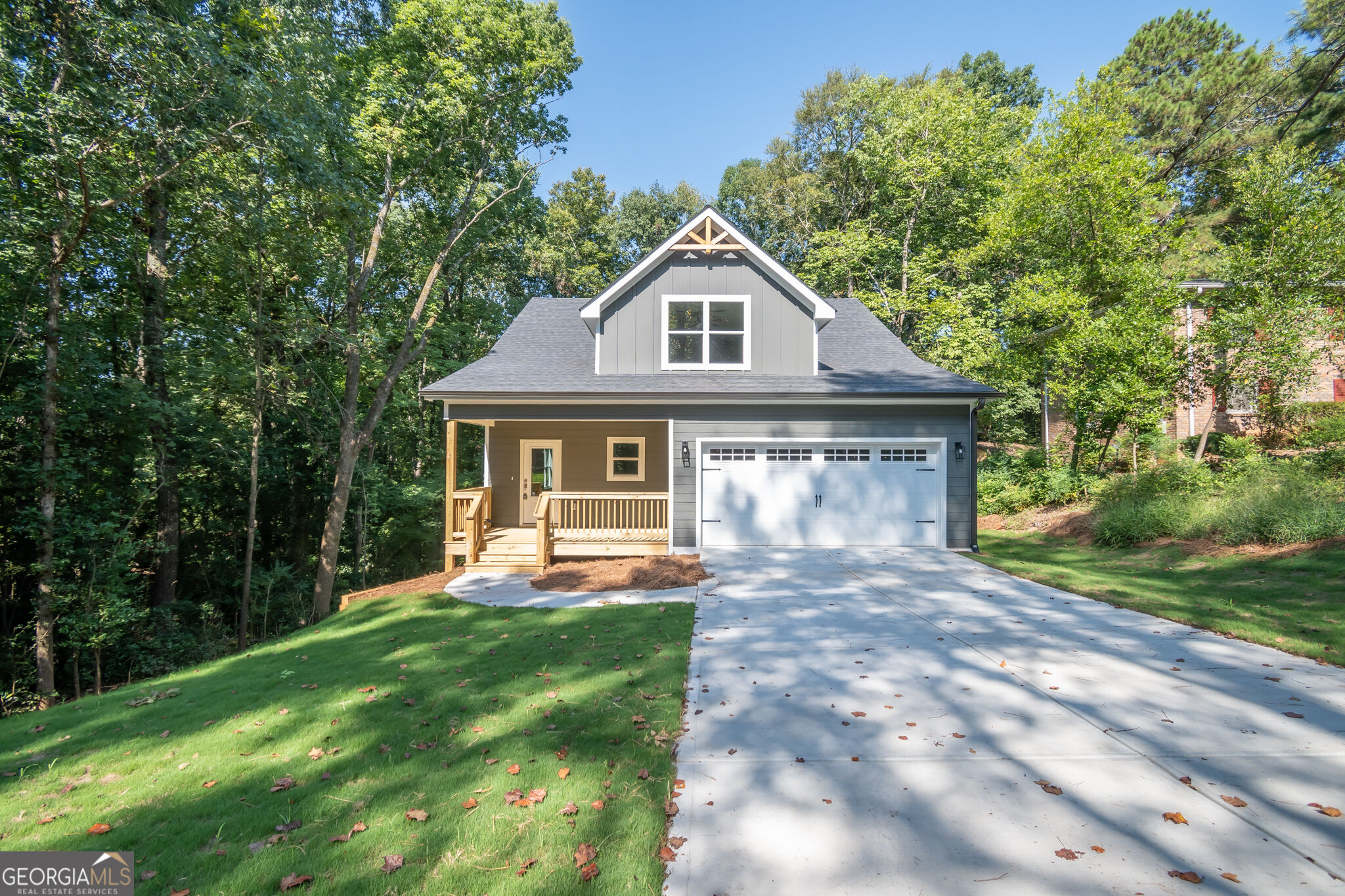 380 University Circle Property Photo 4