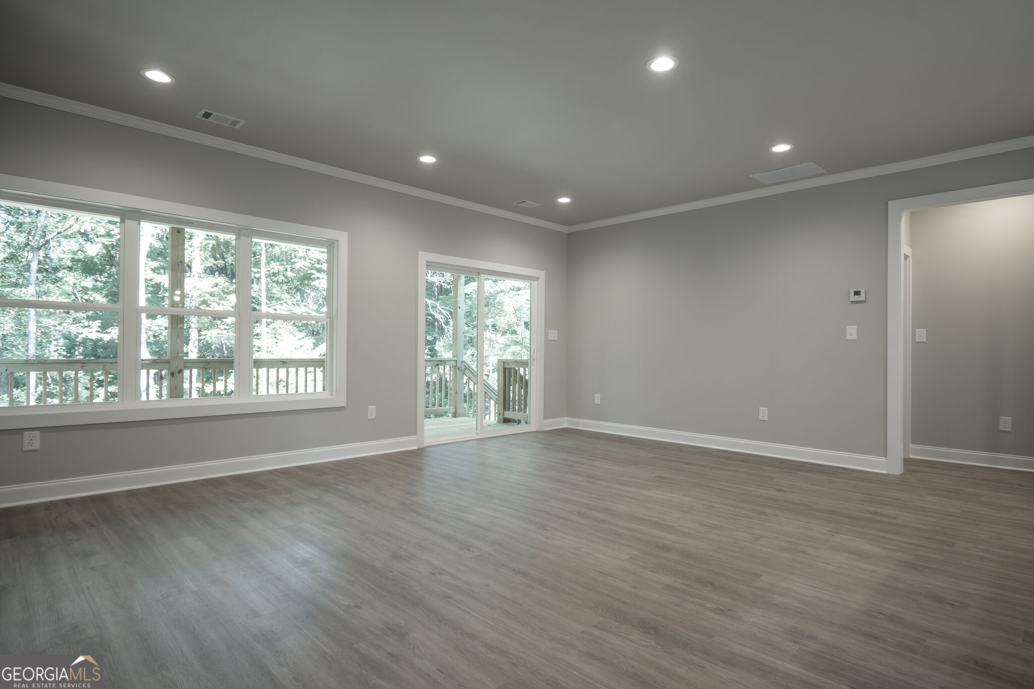 380 University Circle Property Photo 10