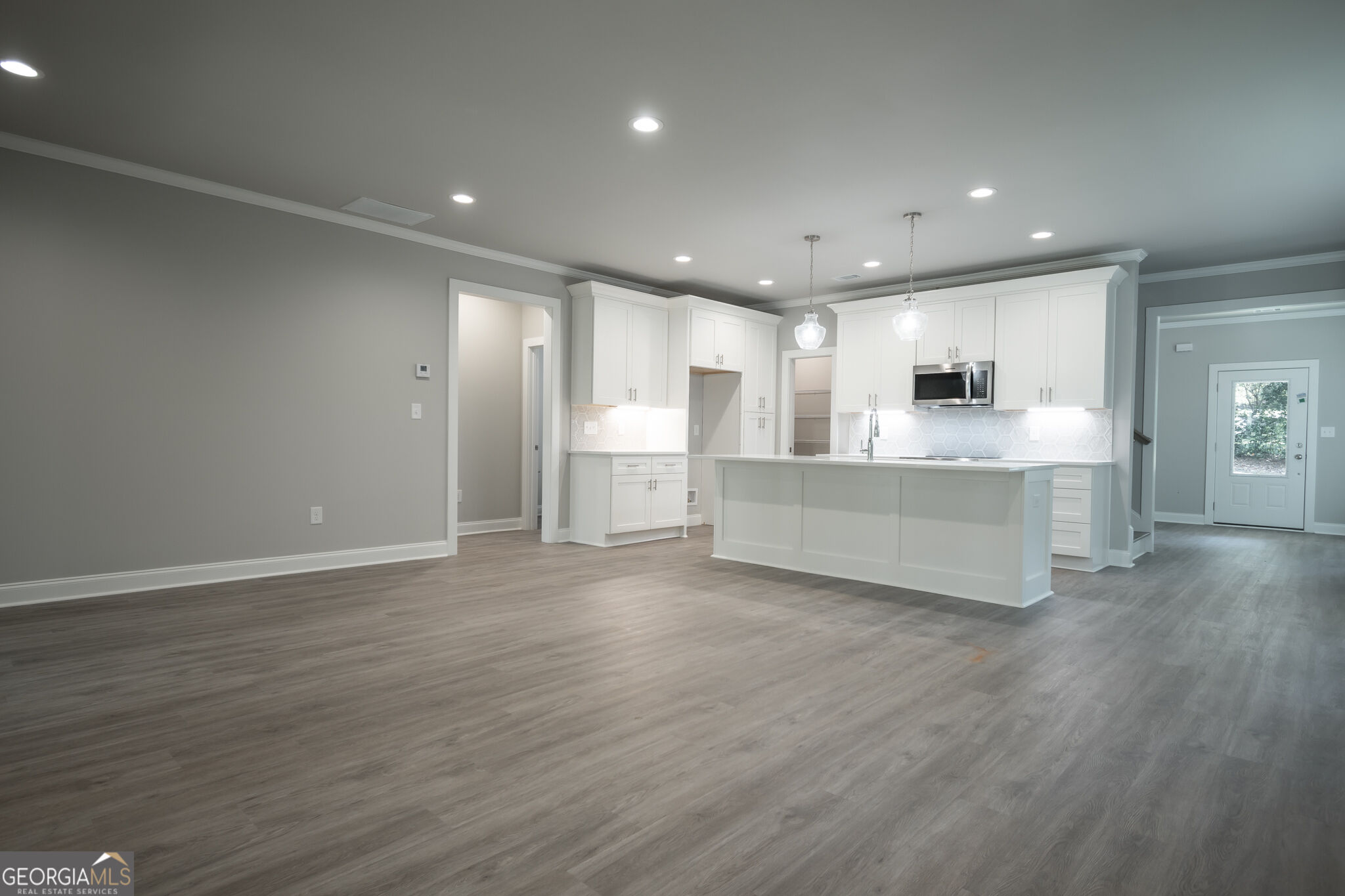 380 University Circle Property Photo 11