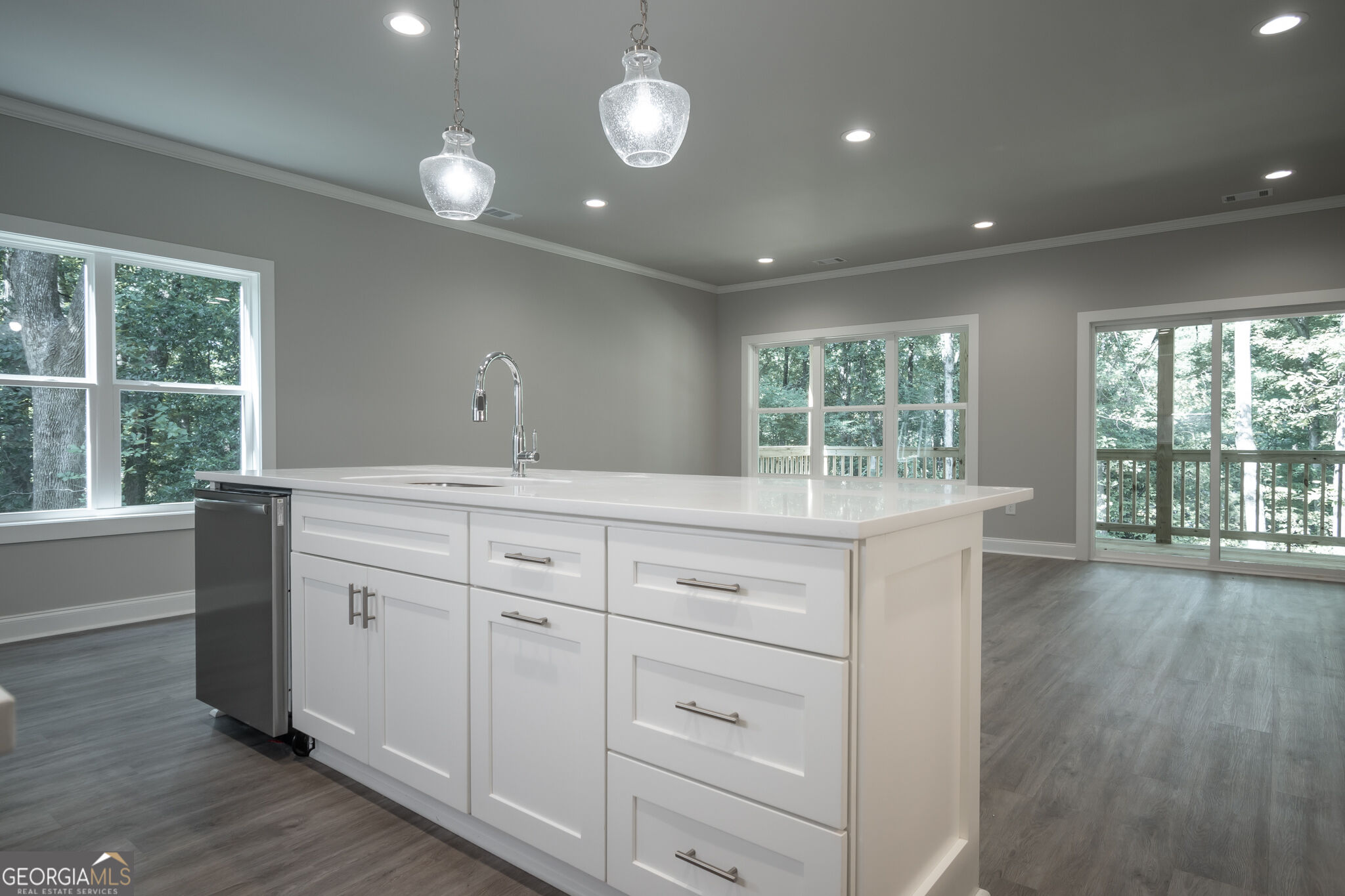 380 University Circle Property Photo 17