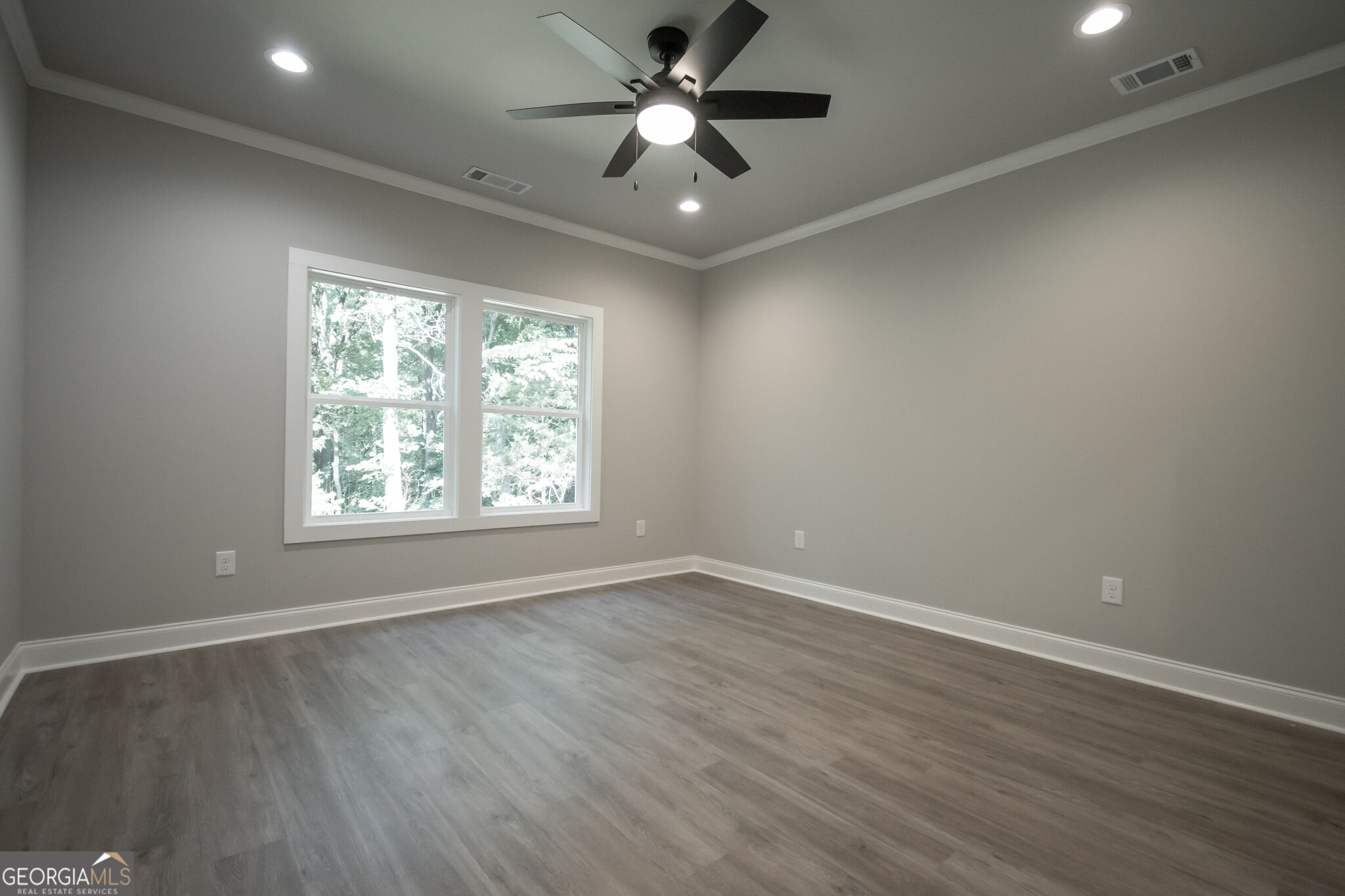 380 University Circle Property Photo 21