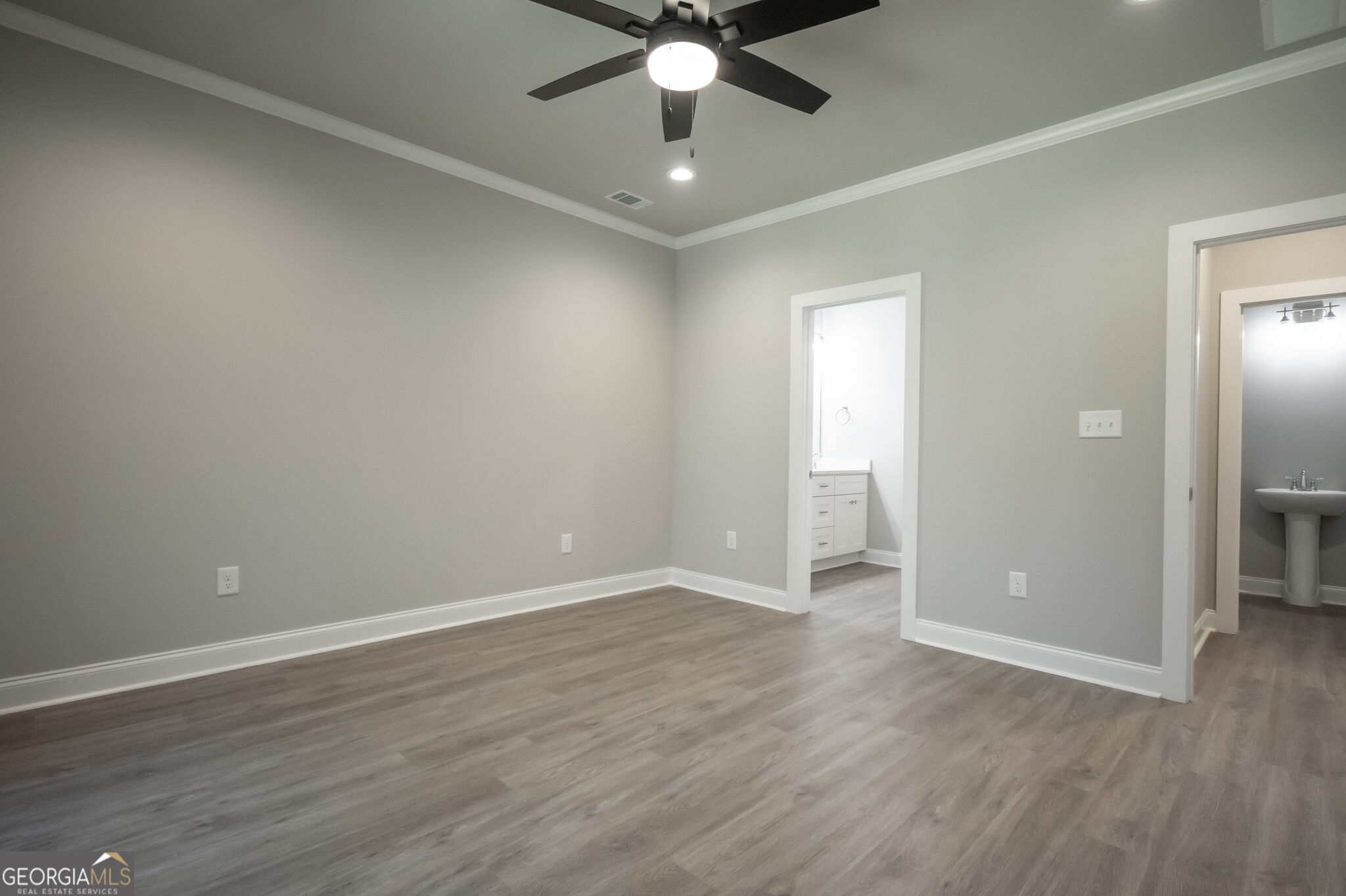 380 University Circle Property Photo 22