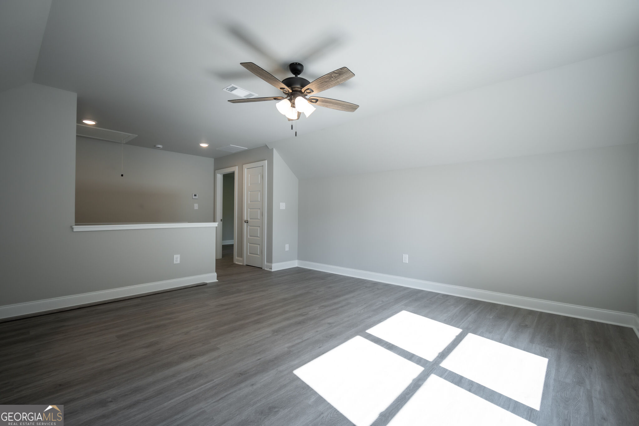 380 University Circle Property Photo 32