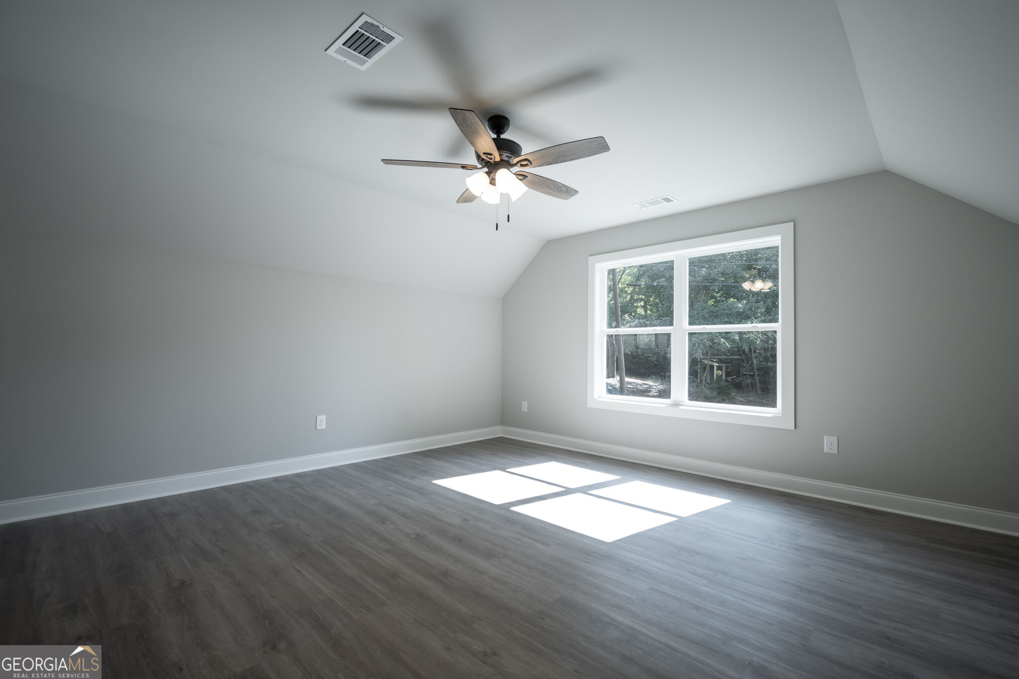 380 University Circle Property Photo 34