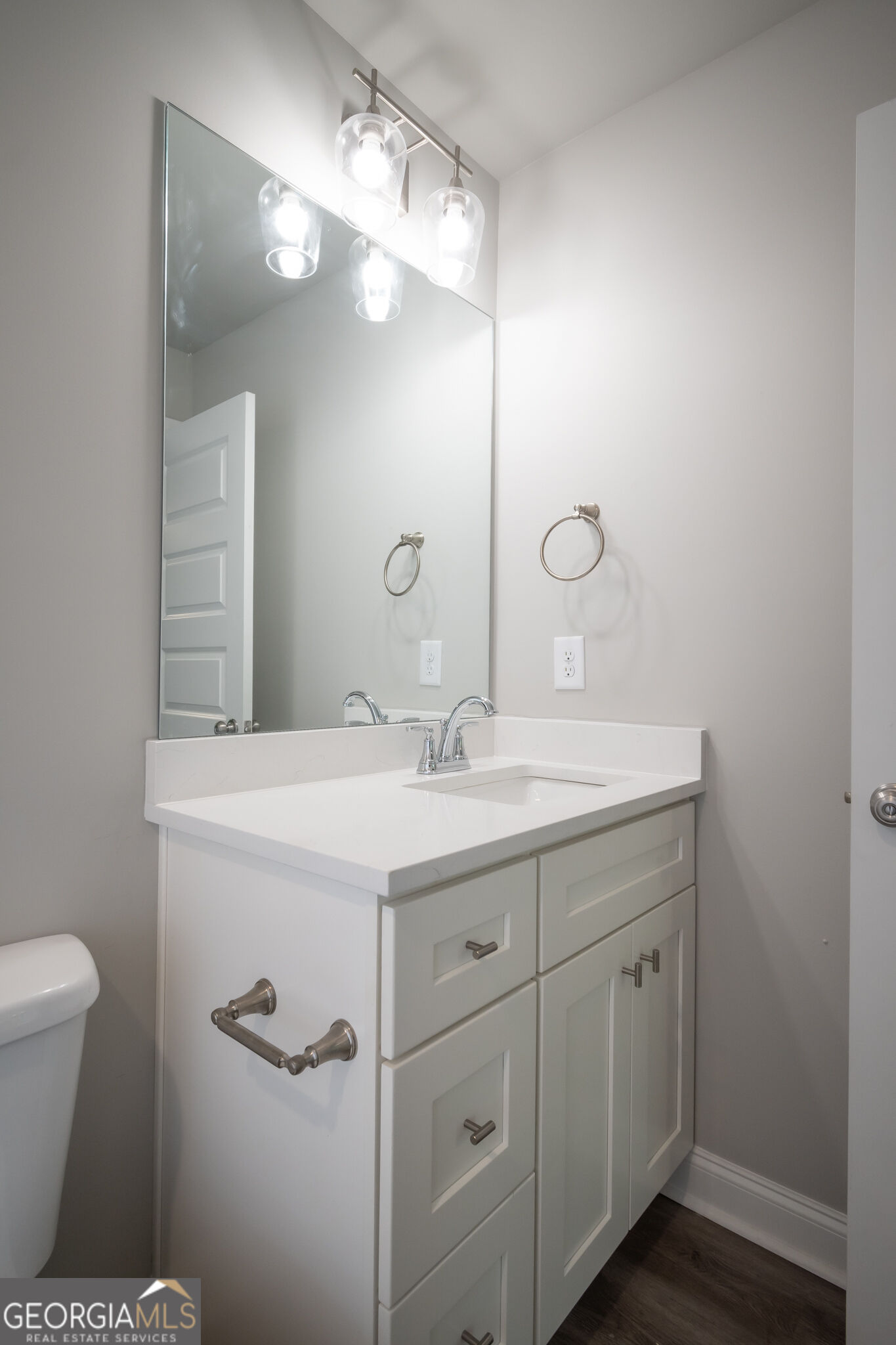 380 University Circle Property Photo 48