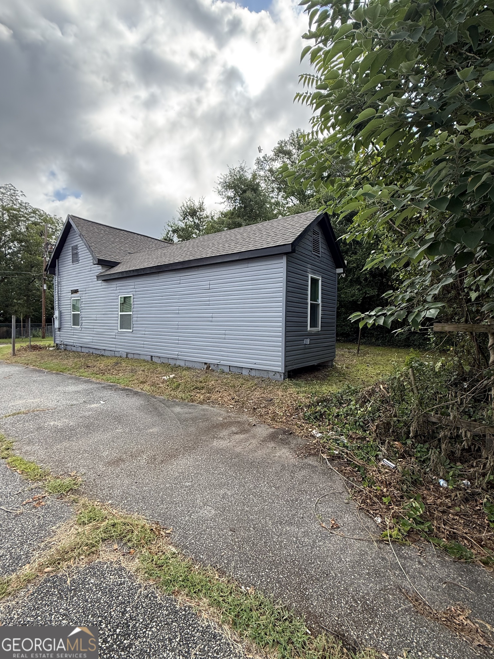 958 Emory Avenue Property Photo 3