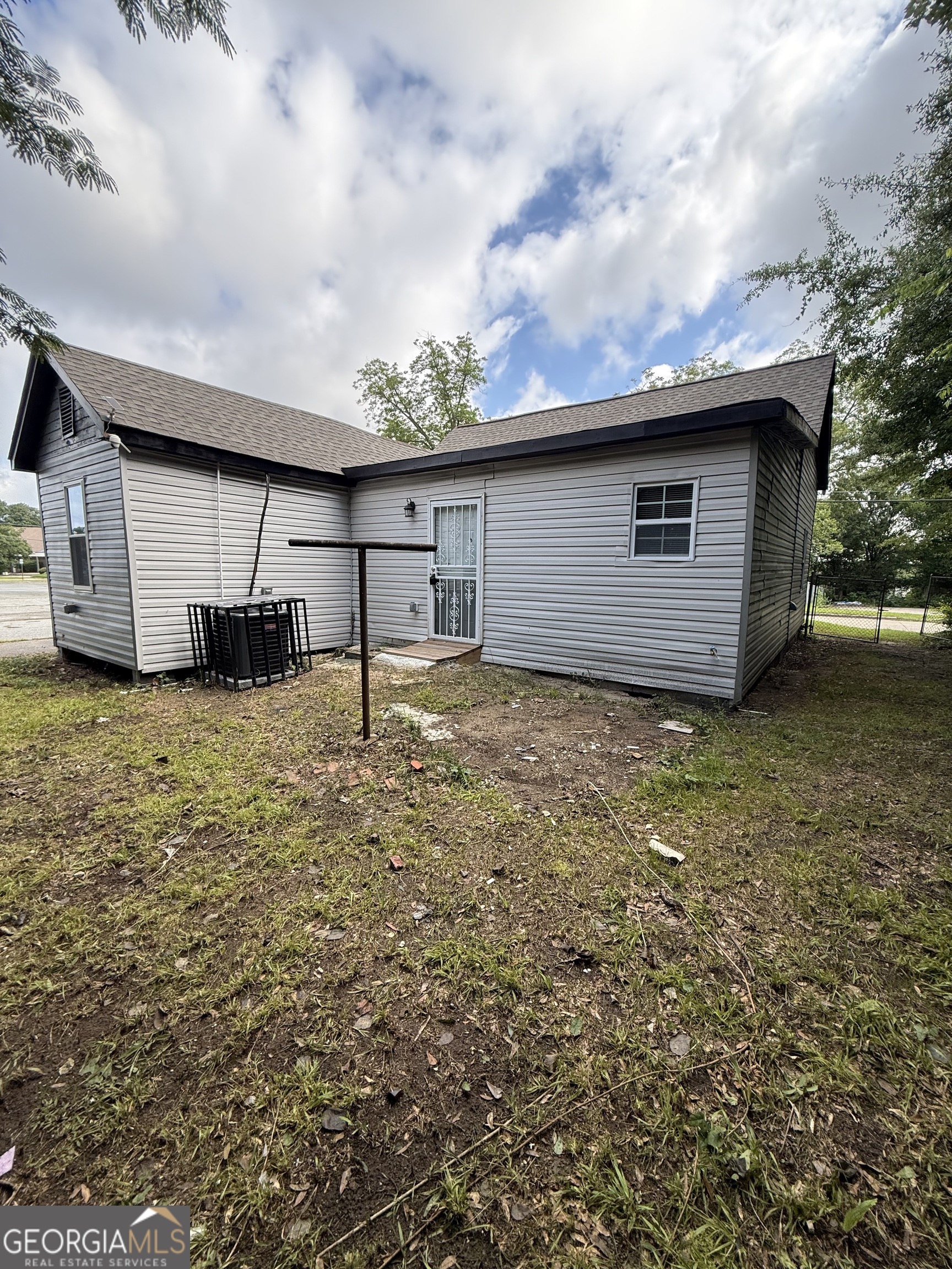 958 Emory Avenue Property Photo 4