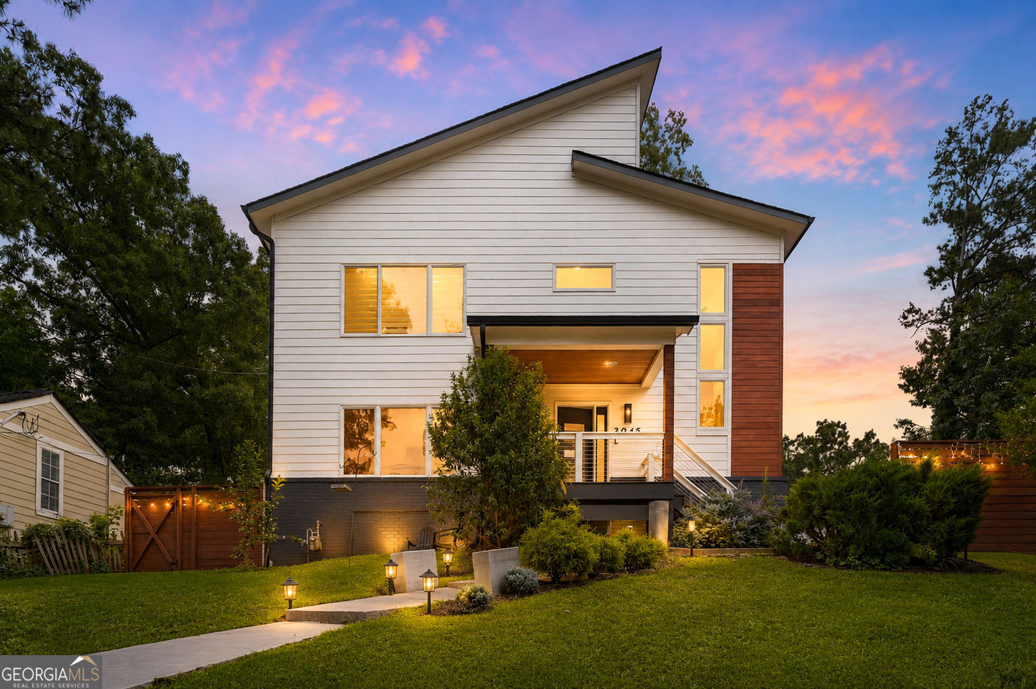 2045 Glenwood Avenue Se Property Photo 1