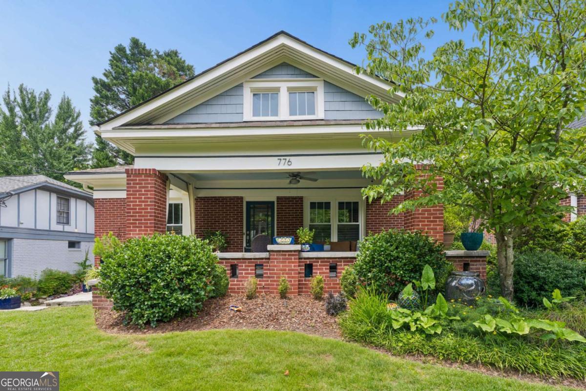 776 Yorkshire Road NE Property Photo 1