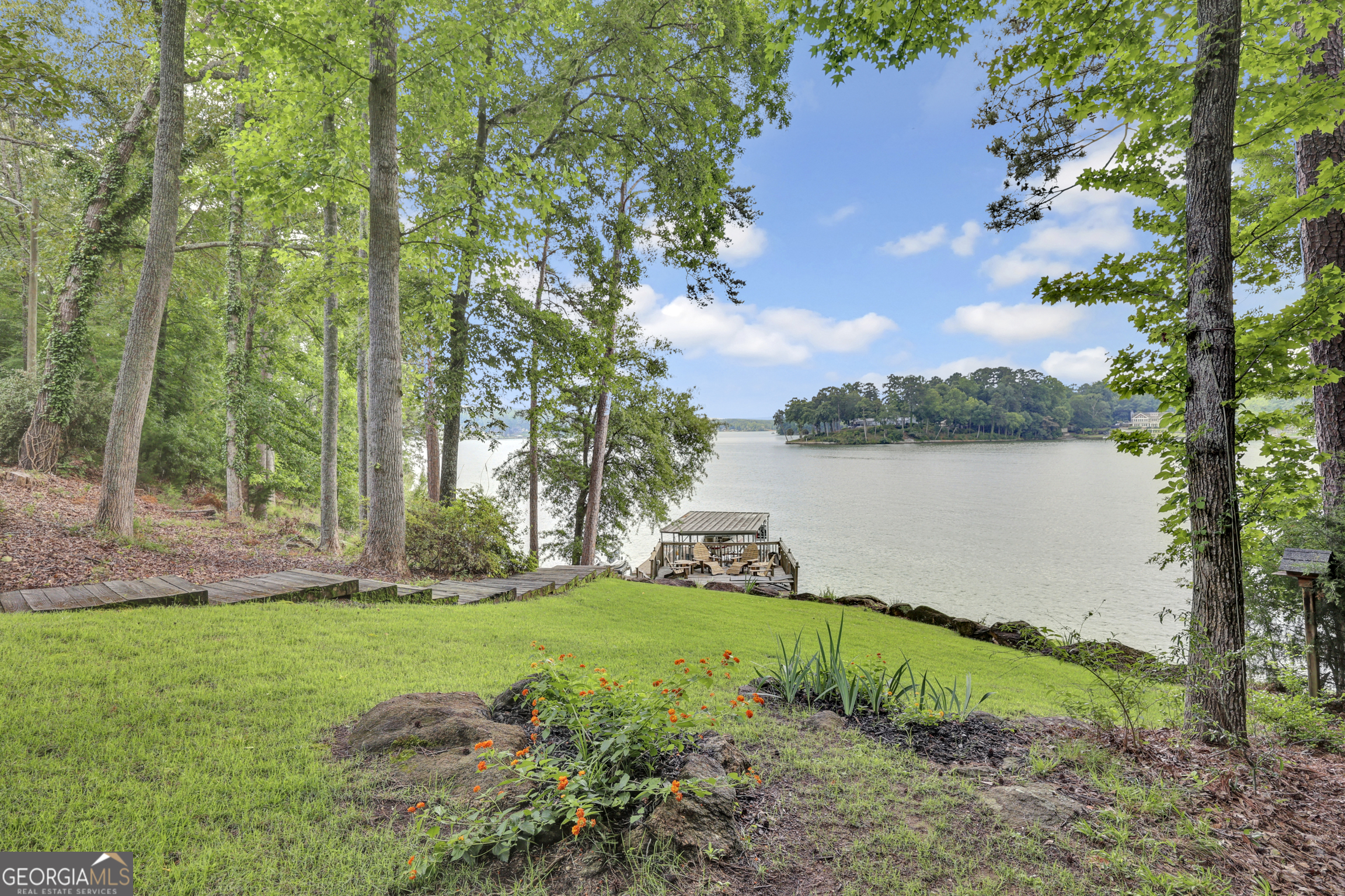 125 Cardinal Point Property Photo 5