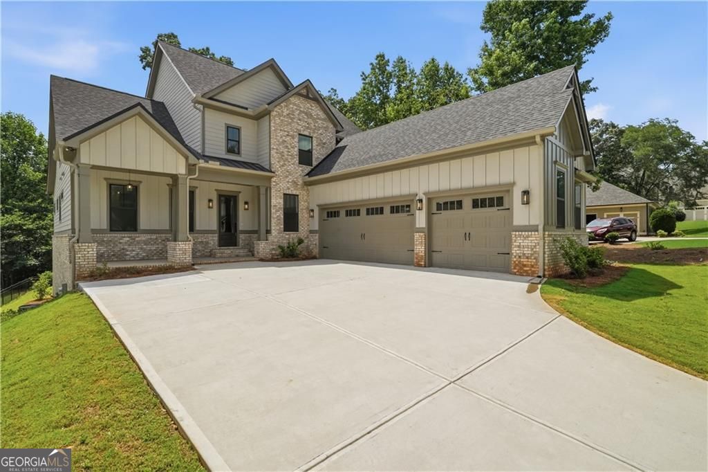 5676 MEADOW VIEW Drive Property Photo 1