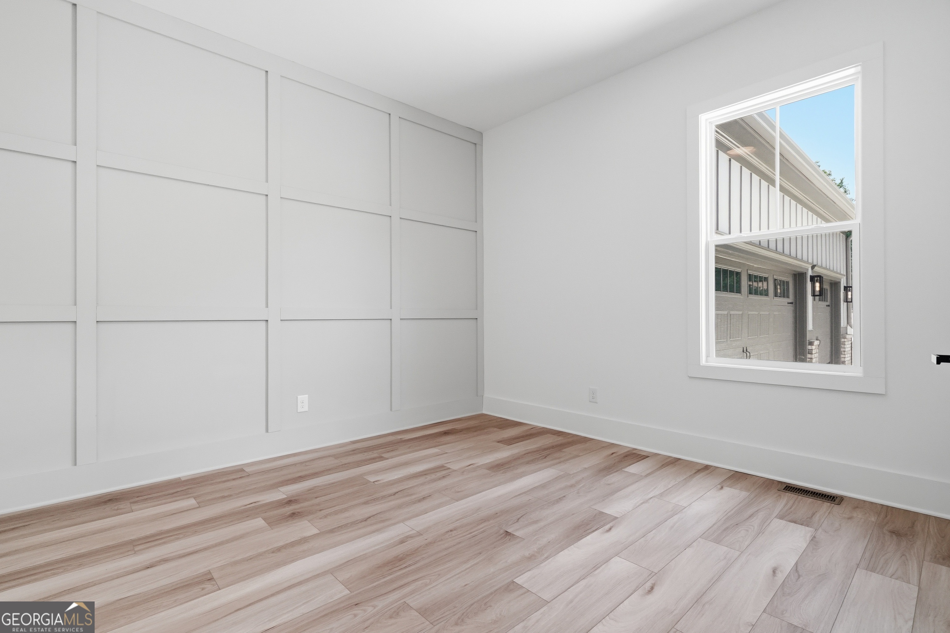 5676 Meadow View Drive Property Photo 5