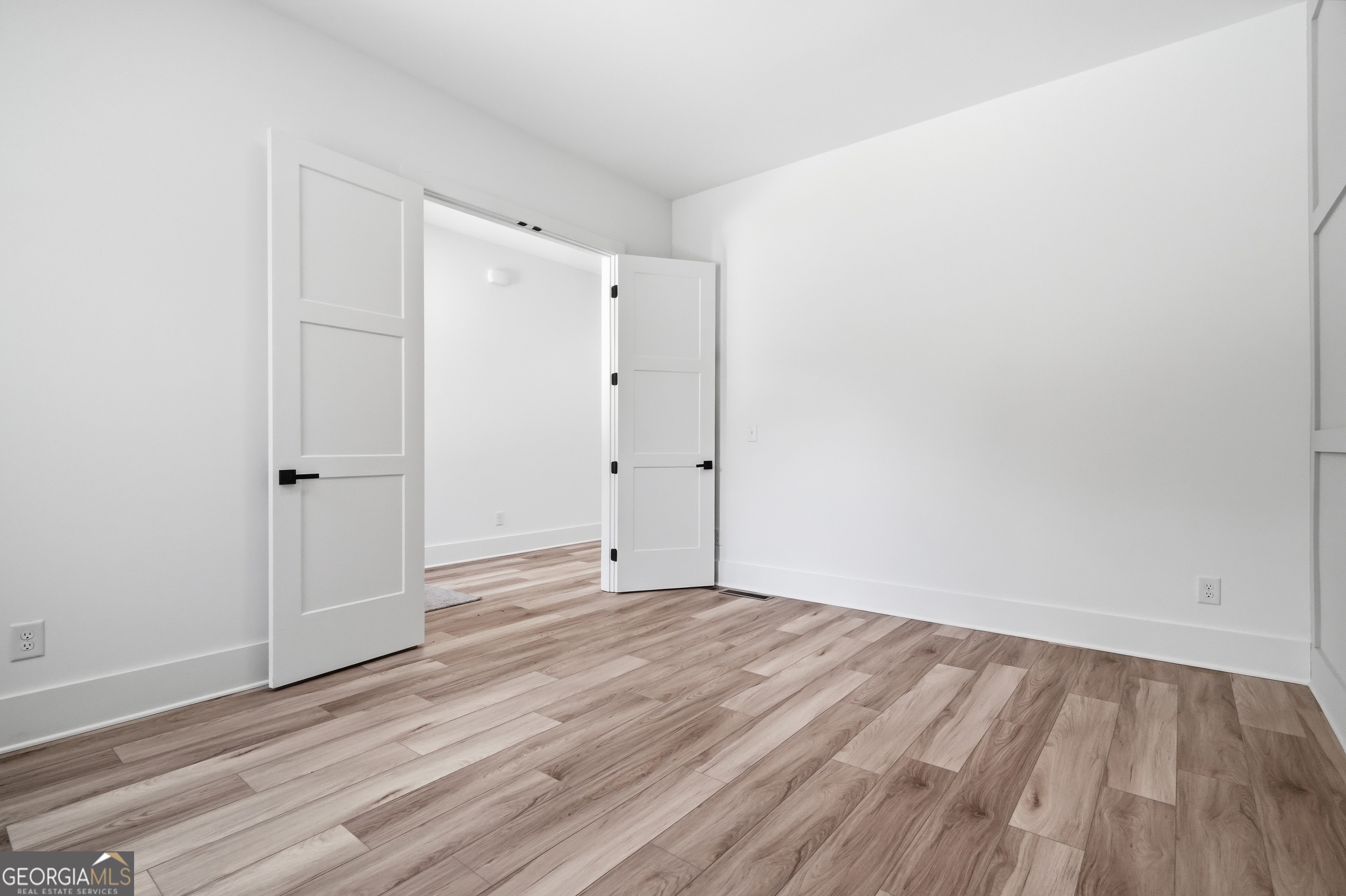 5676 Meadow View Drive Property Photo 6
