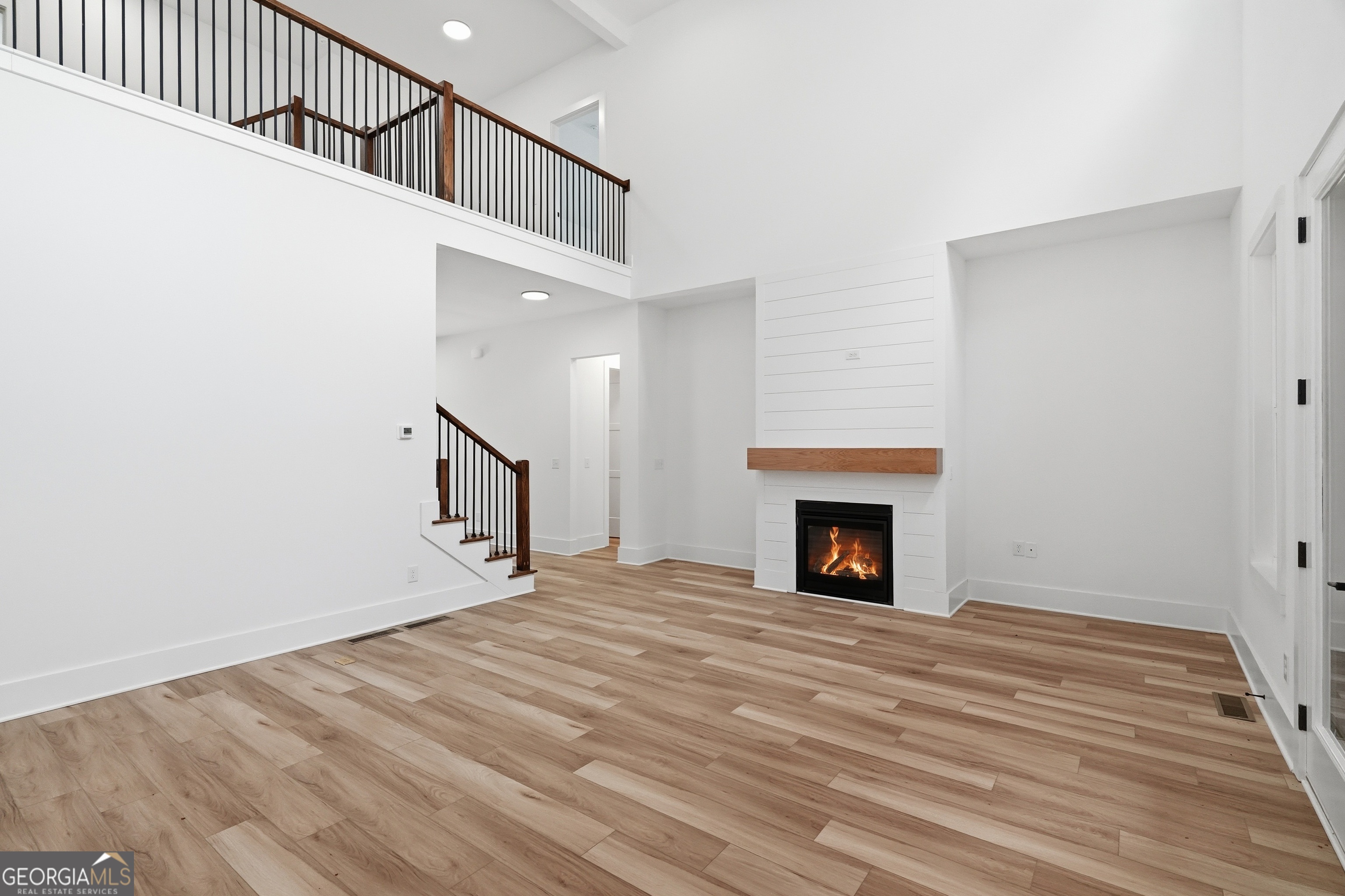 5676 Meadow View Drive Property Photo 9