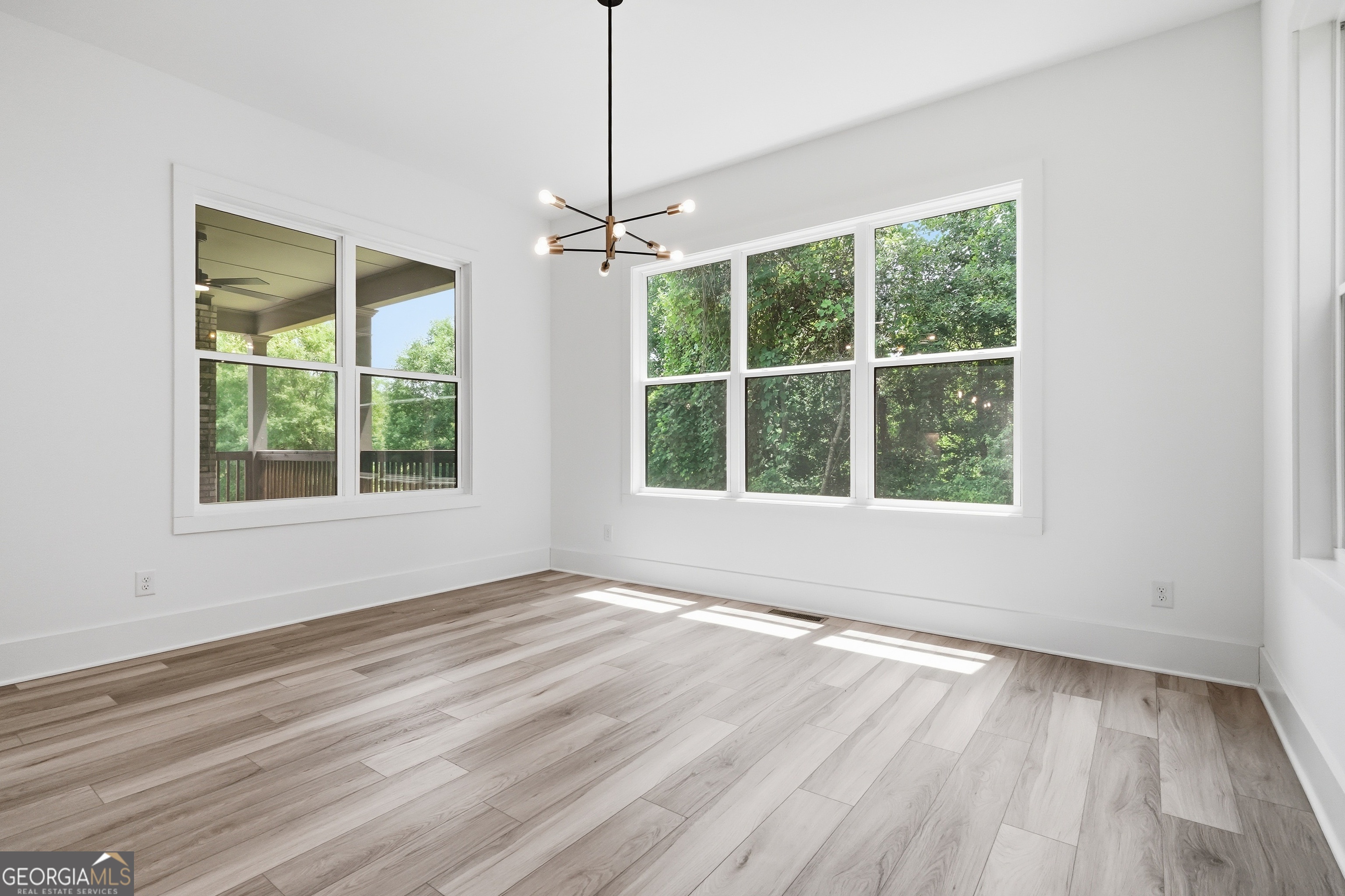5676 Meadow View Drive Property Photo 18