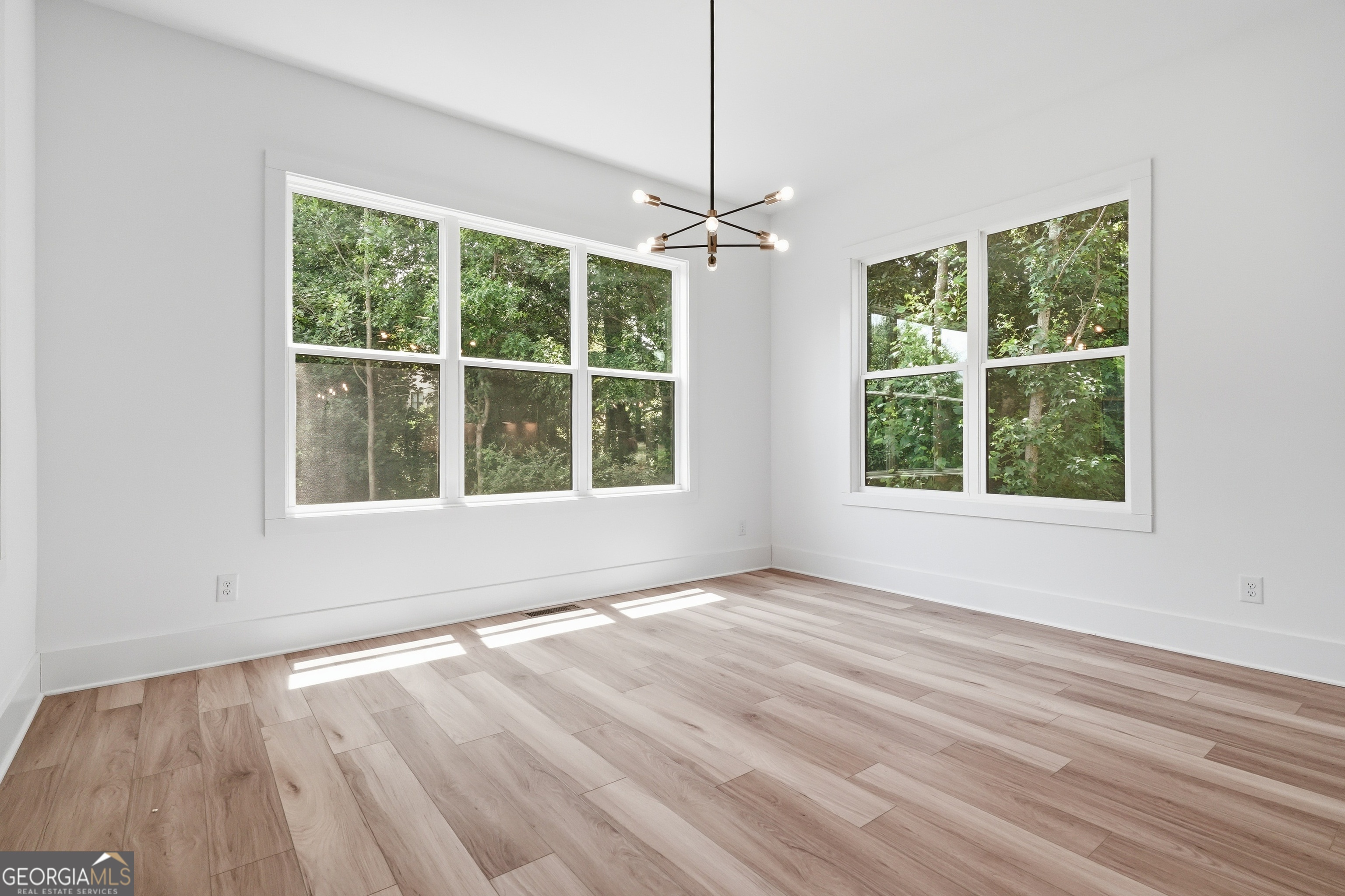 5676 Meadow View Drive Property Photo 19