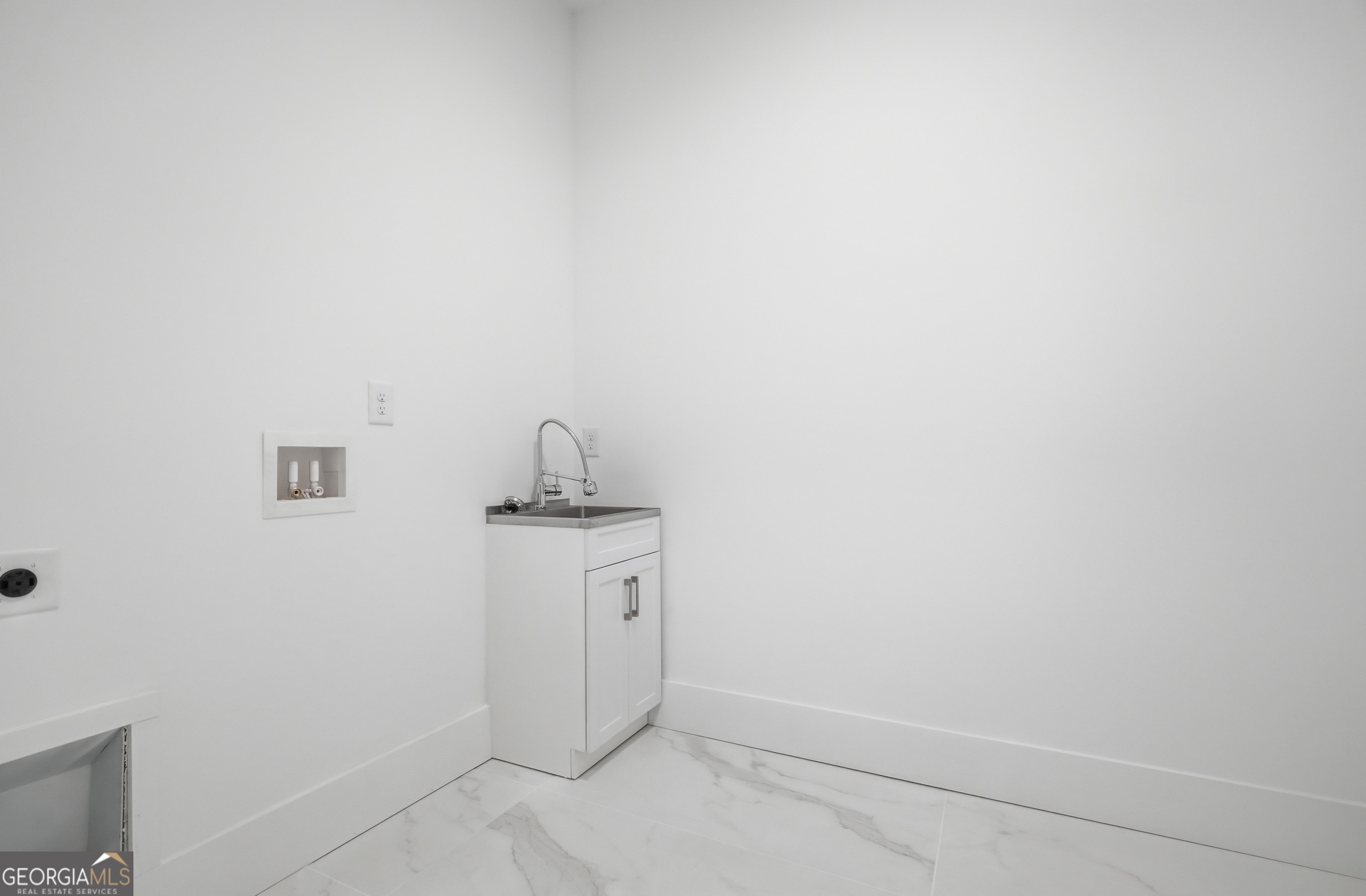 5676 Meadow View Drive Property Photo 23