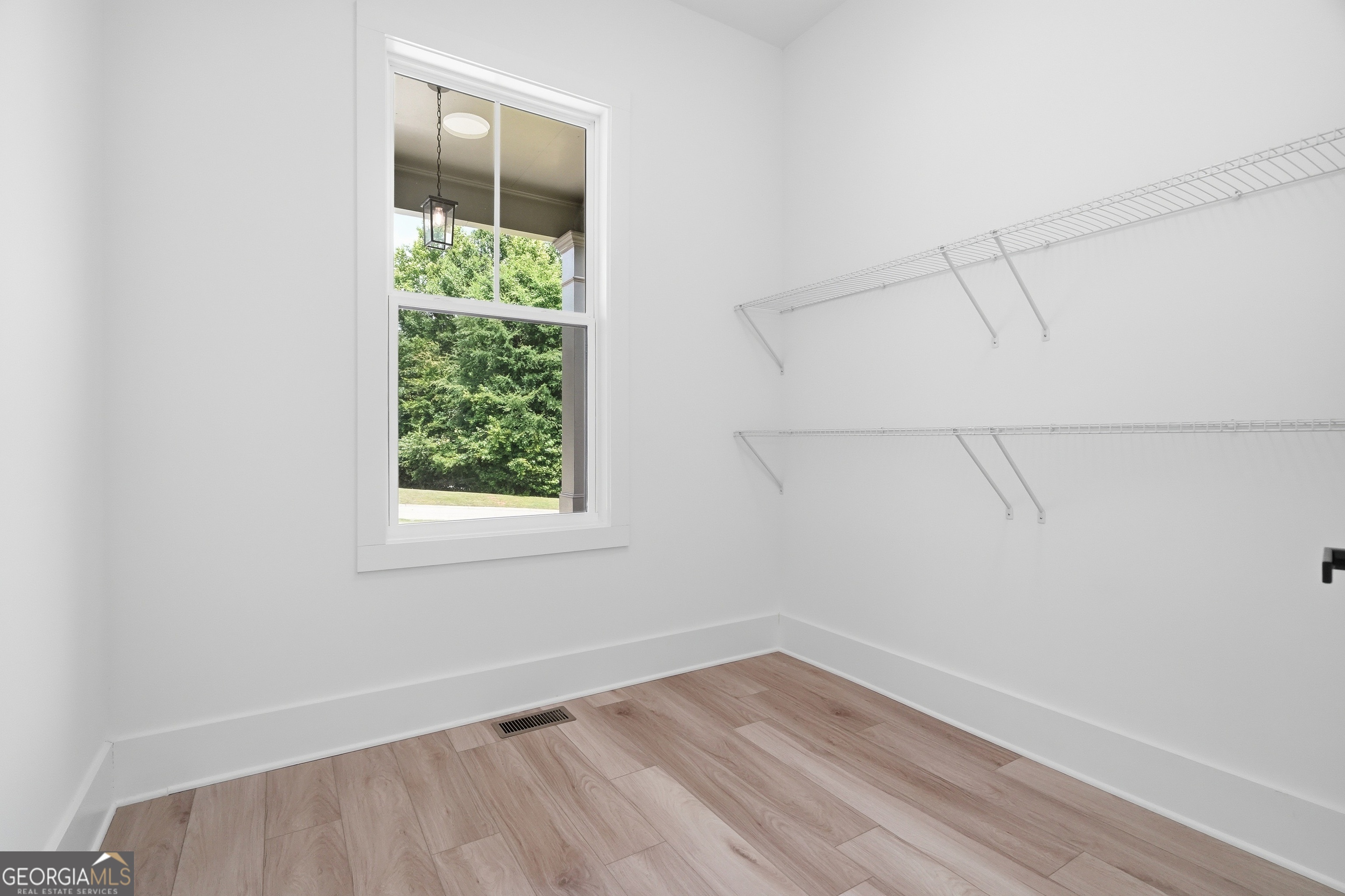 5676 Meadow View Drive Property Photo 33