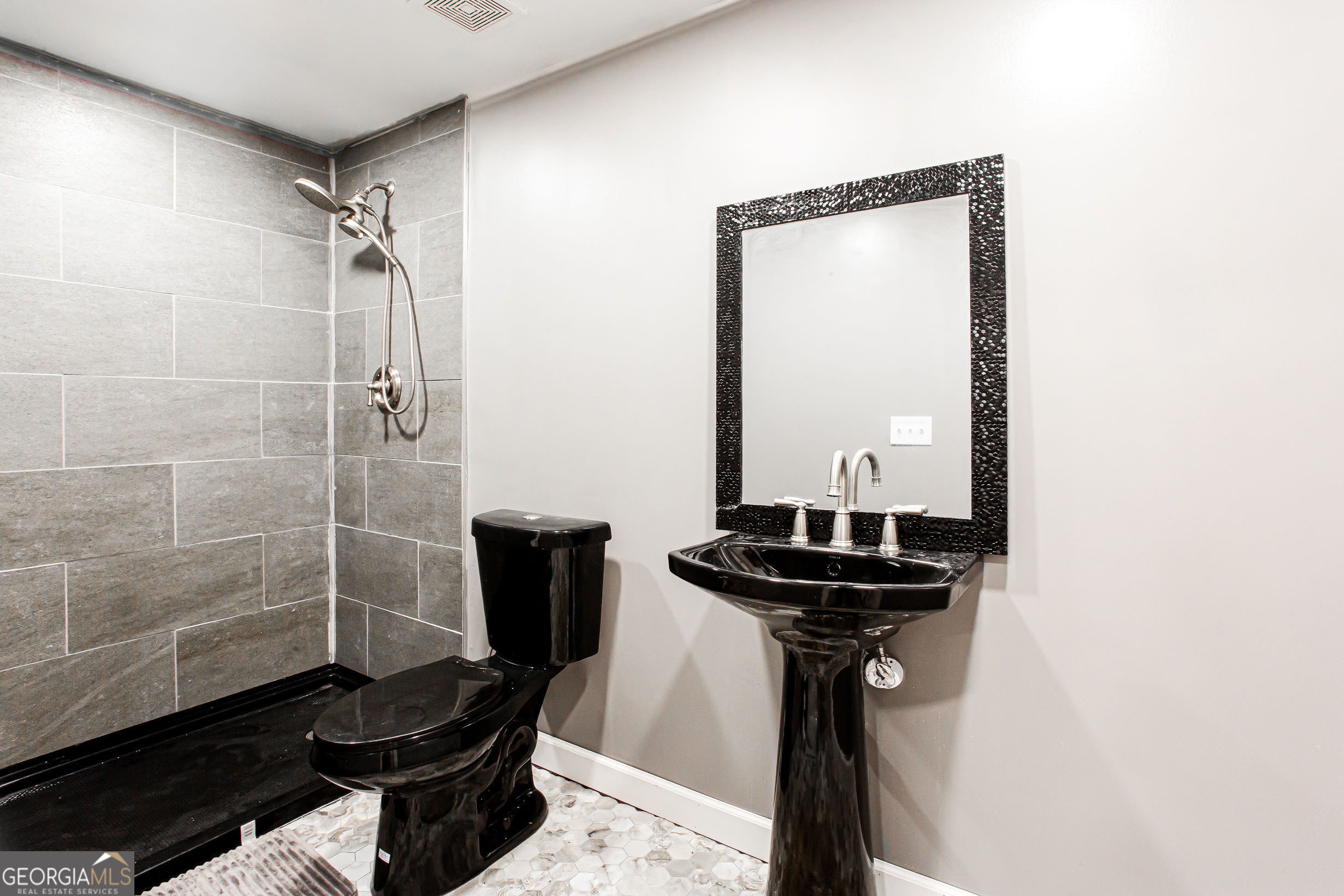 2436 Sky Valley Drive Property Photo 45