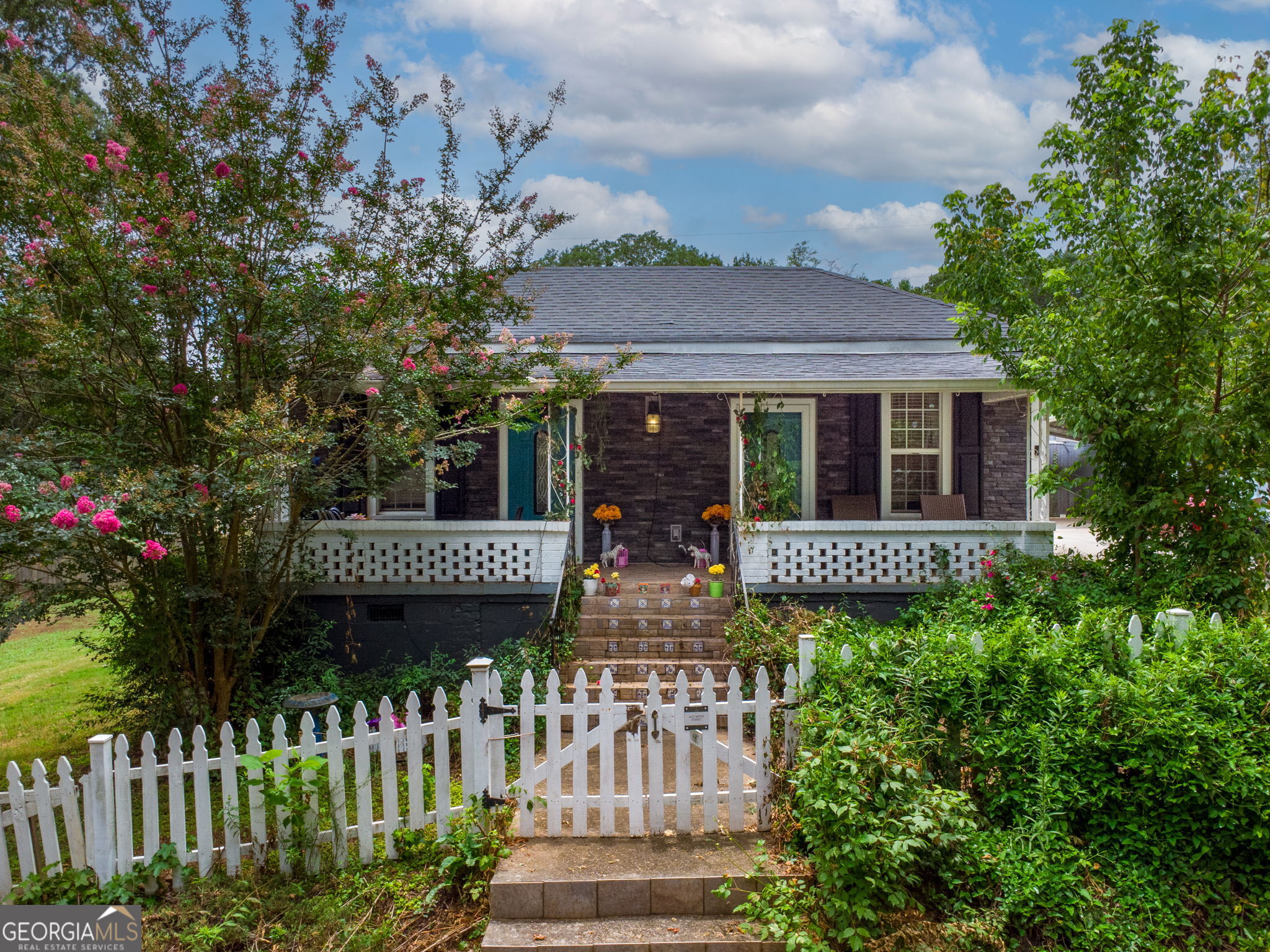 94 E Wood Street Property Photo 1