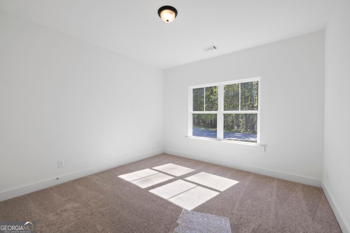 101 Martin Oaks Boulevard Property Photo 6