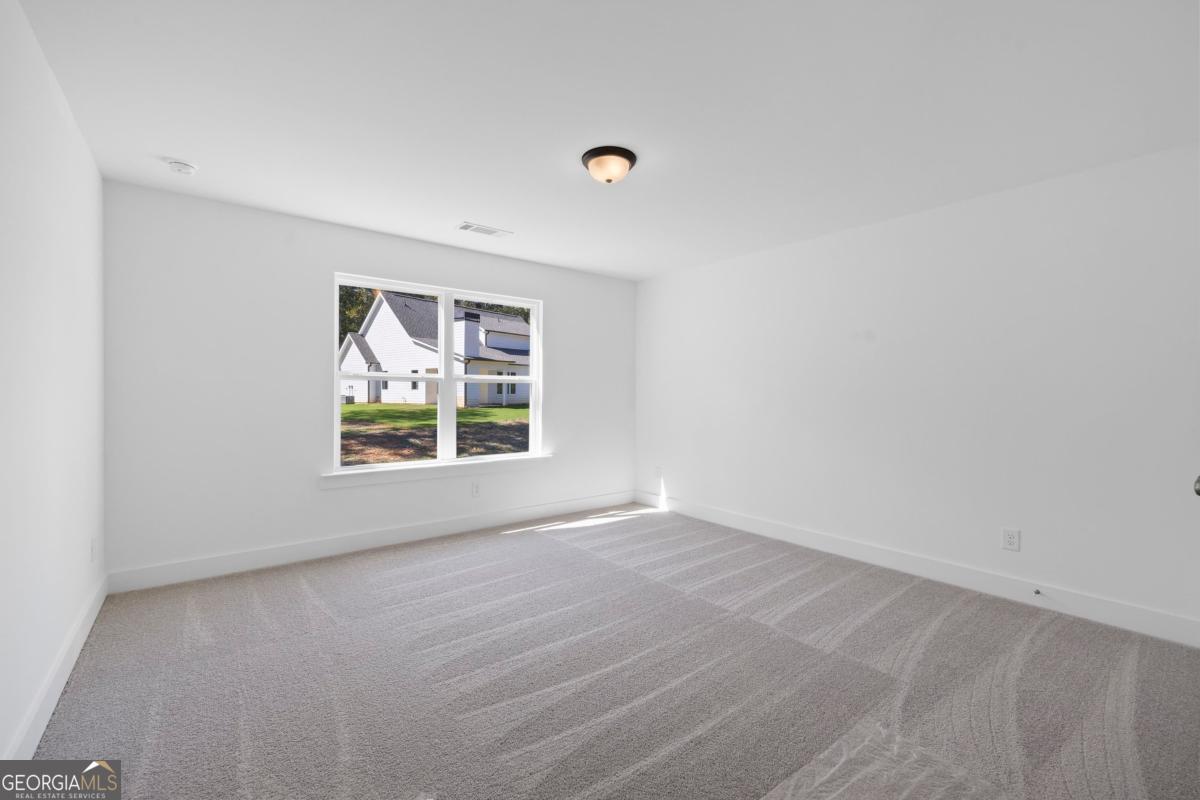 101 Martin Oaks Boulevard Property Photo 17