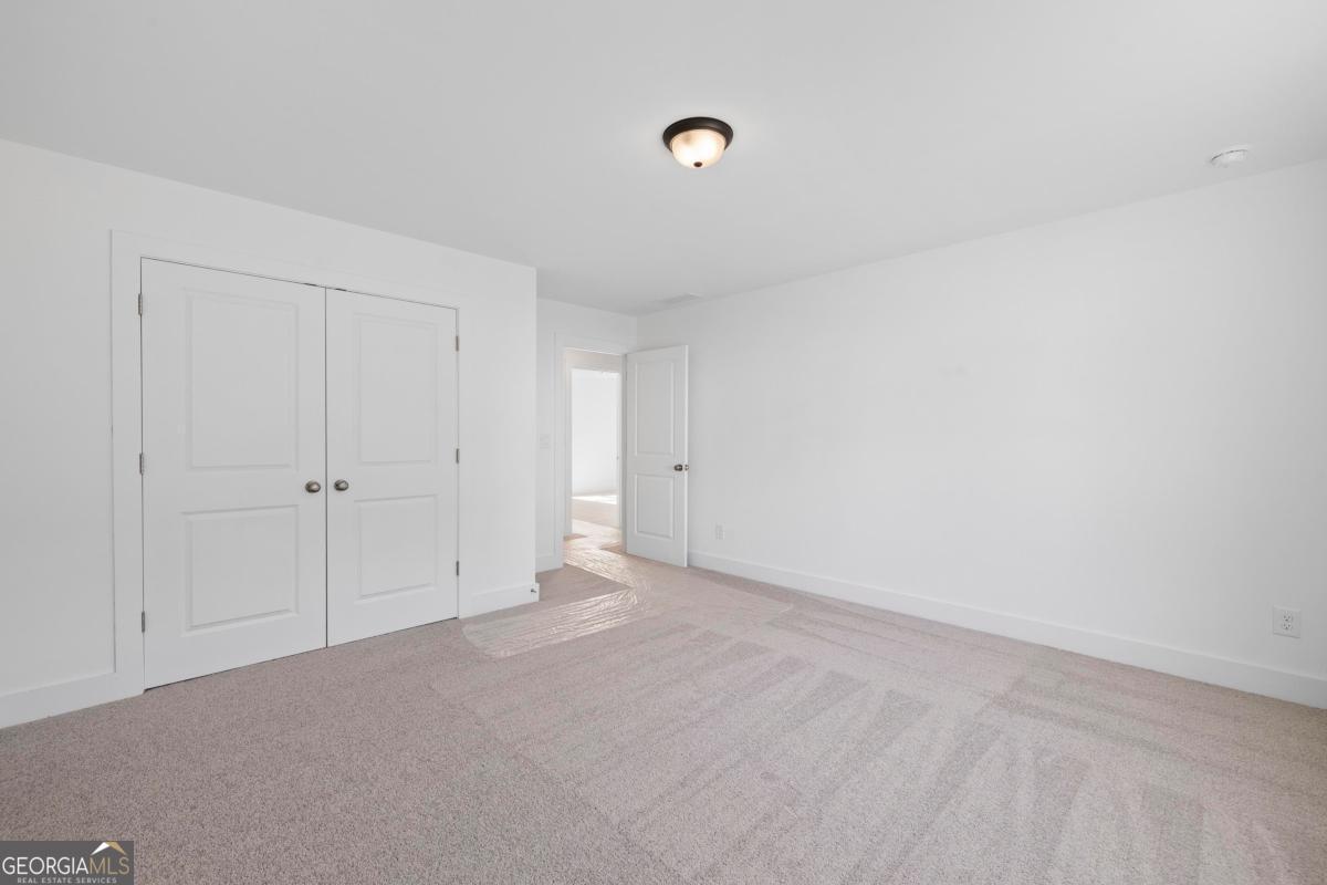 101 Martin Oaks Boulevard Property Photo 18