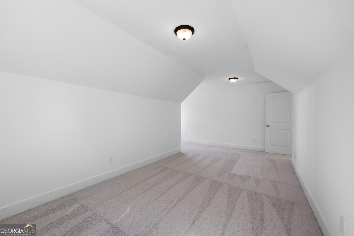 101 Martin Oaks Boulevard Property Photo 19