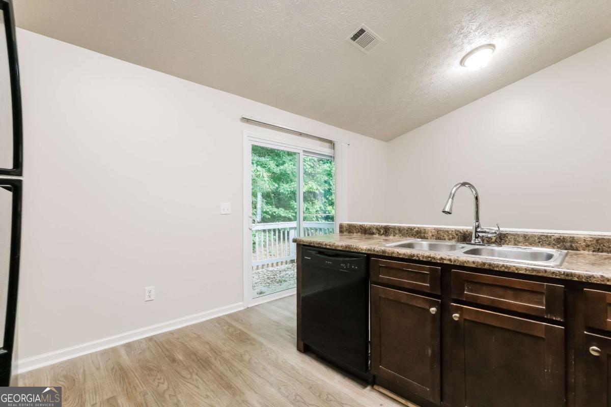 3140 Alenes Drive Property Photo 6