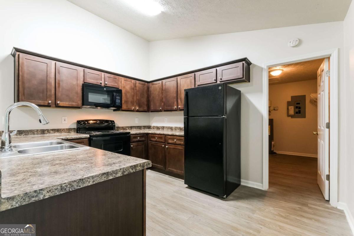 3140 Alenes Drive Property Photo 7
