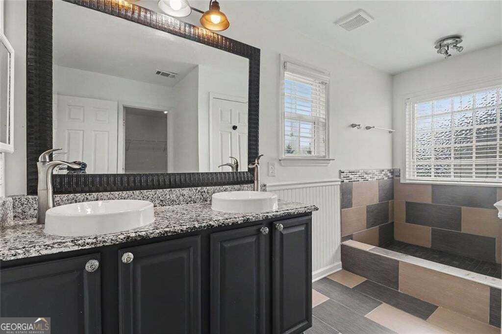 6195 Park Leaf Walk Property Photo 21