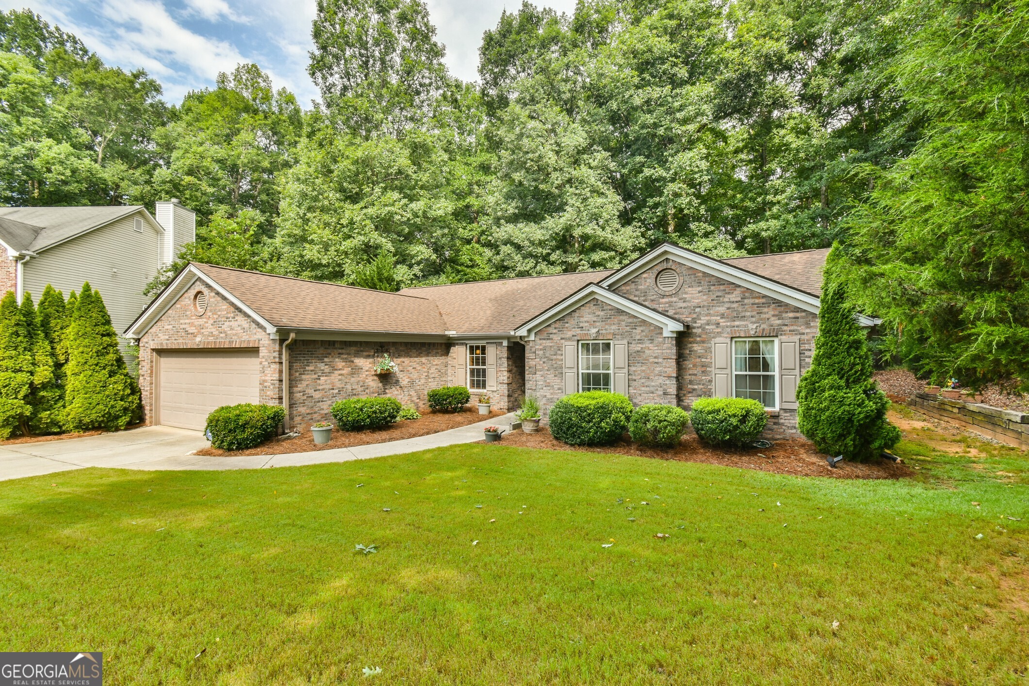 2044 Lantern Drive Property Photo 1