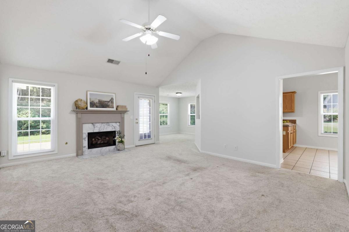 317 Hemington Way Property Photo 6