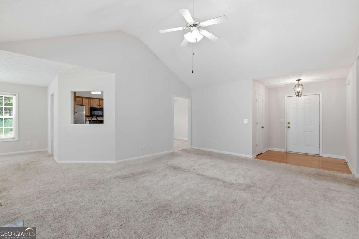 317 Hemington Way Property Photo 7