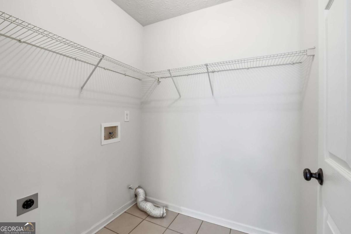 317 Hemington Way Property Photo 20
