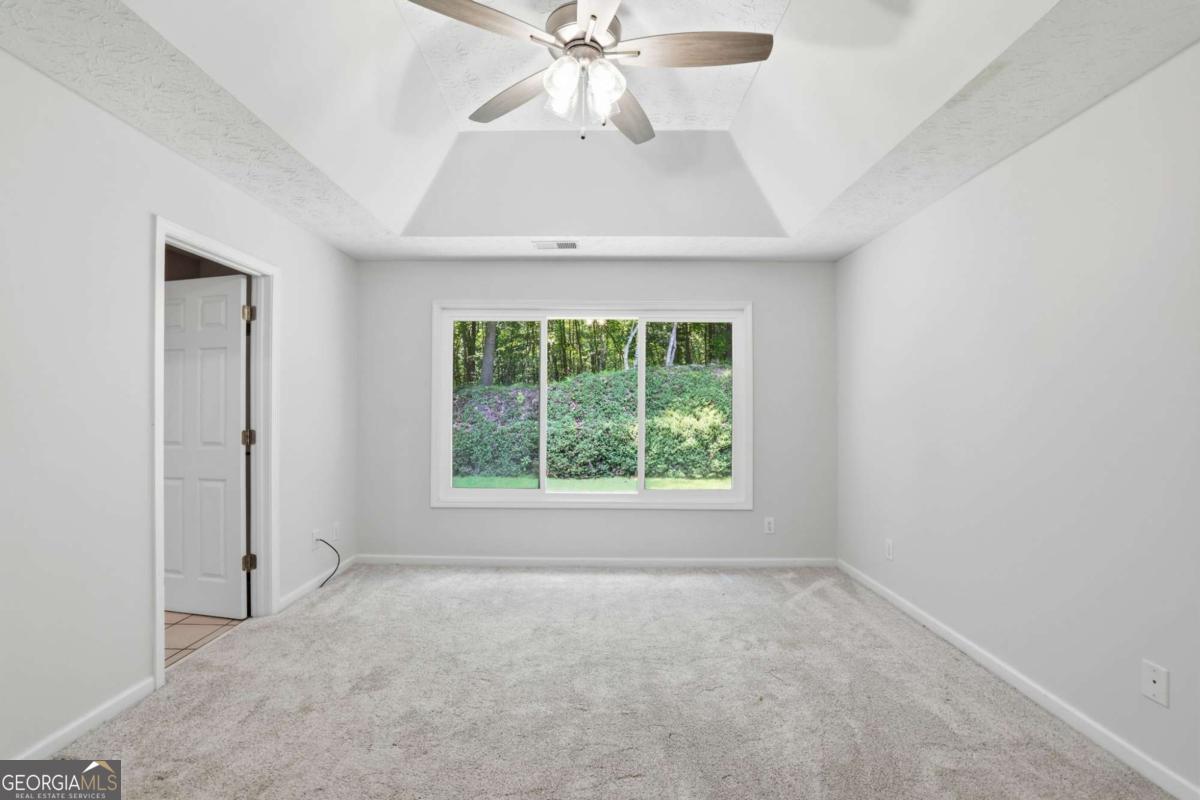 317 Hemington Way Property Photo 23