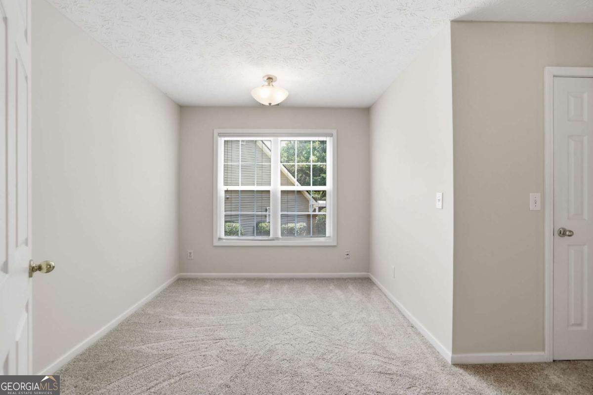 317 Hemington Way Property Photo 25