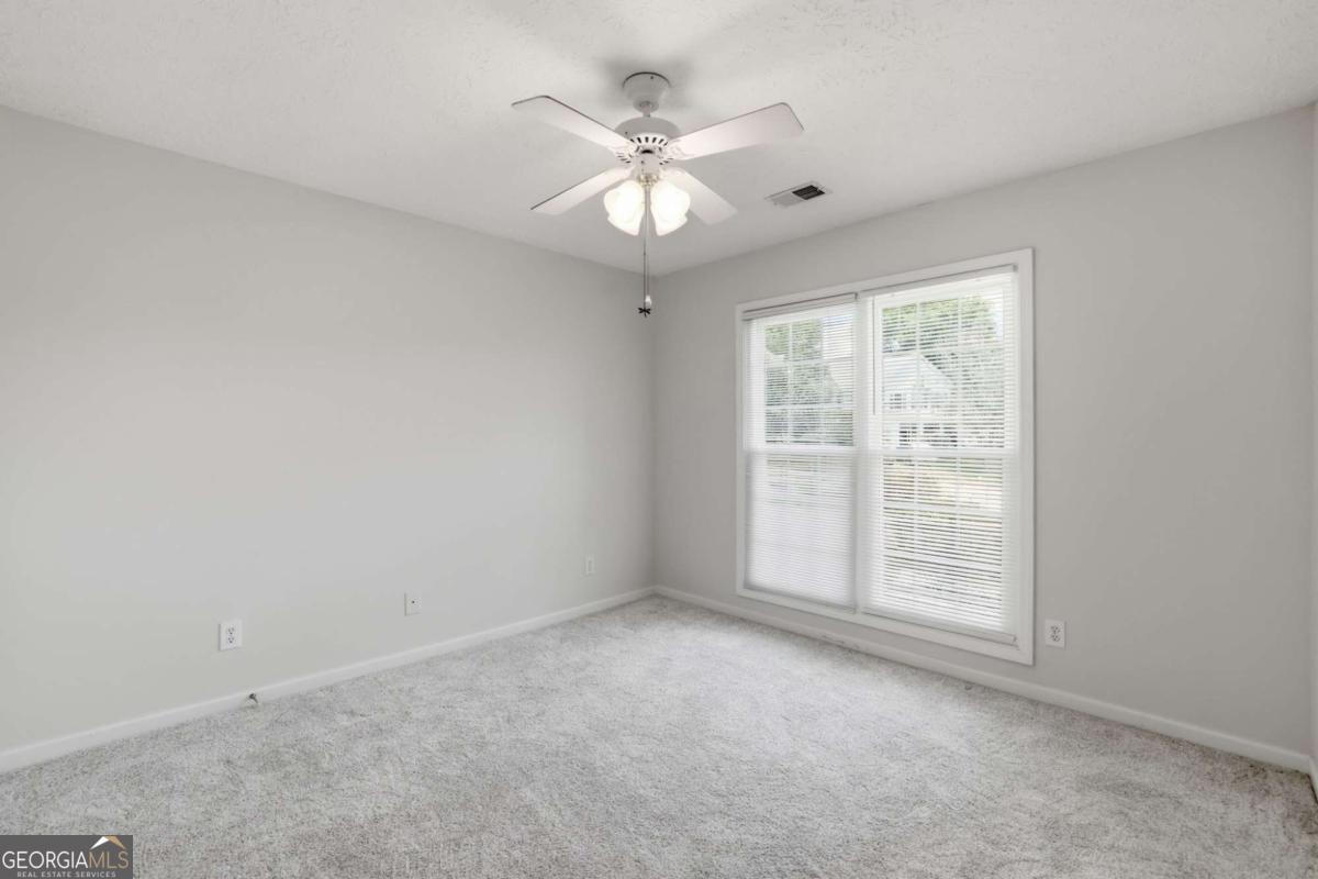 317 Hemington Way Property Photo 32