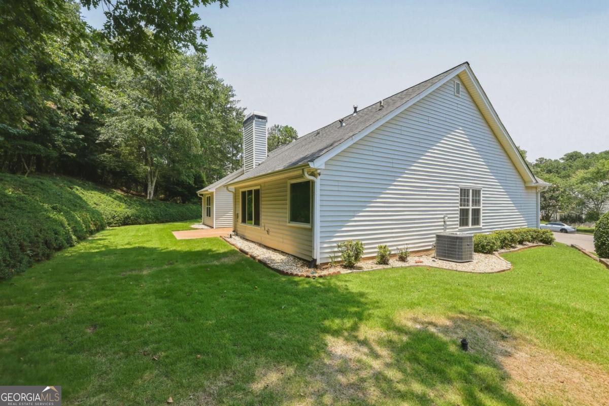317 Hemington Way Property Photo 33