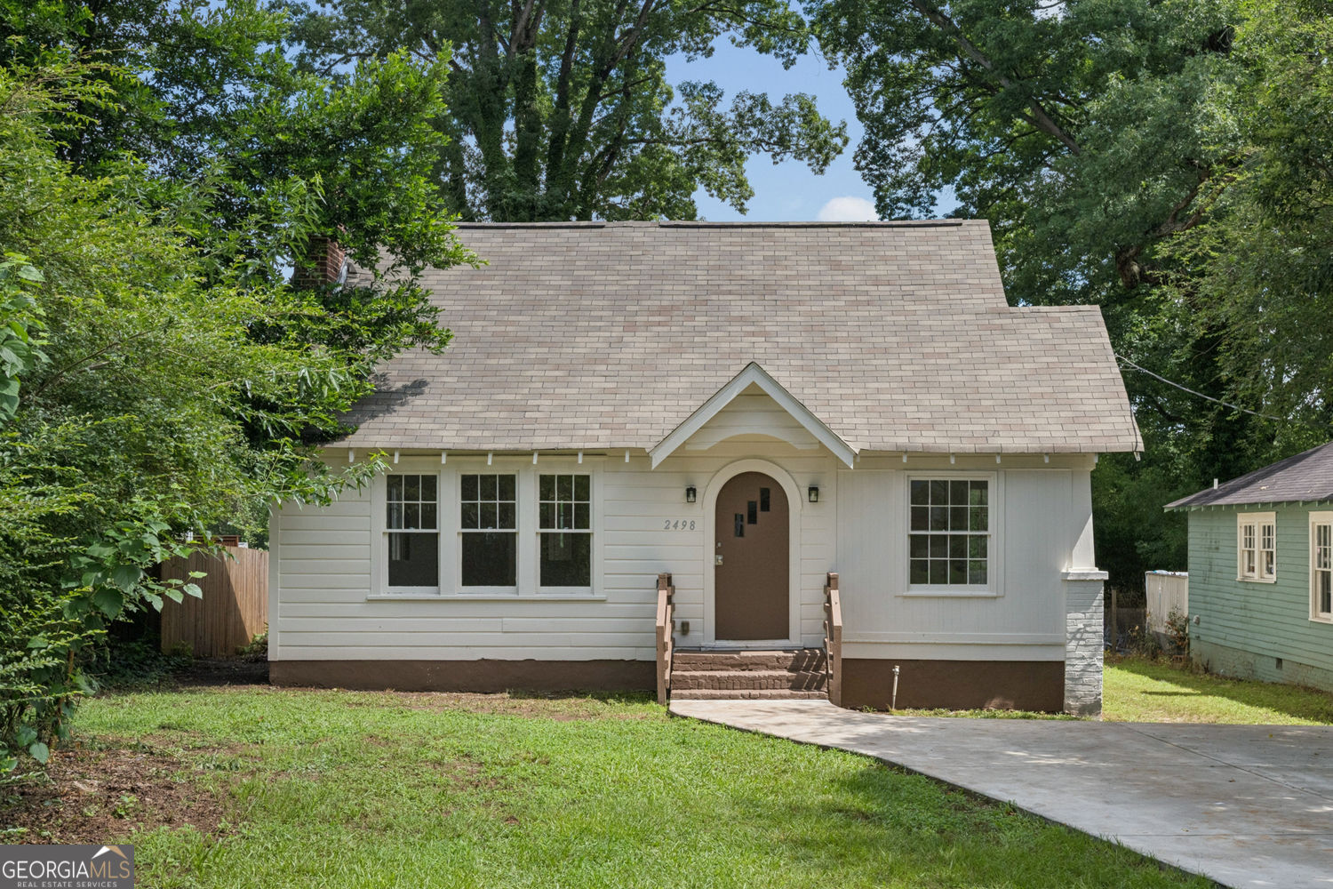 2498 White Oak Drive Property Photo 1