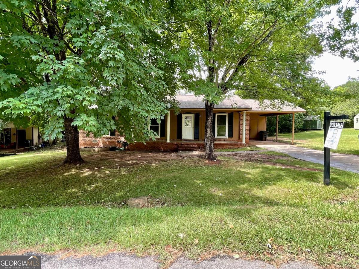 205 Lovelace Way Property Photo 2