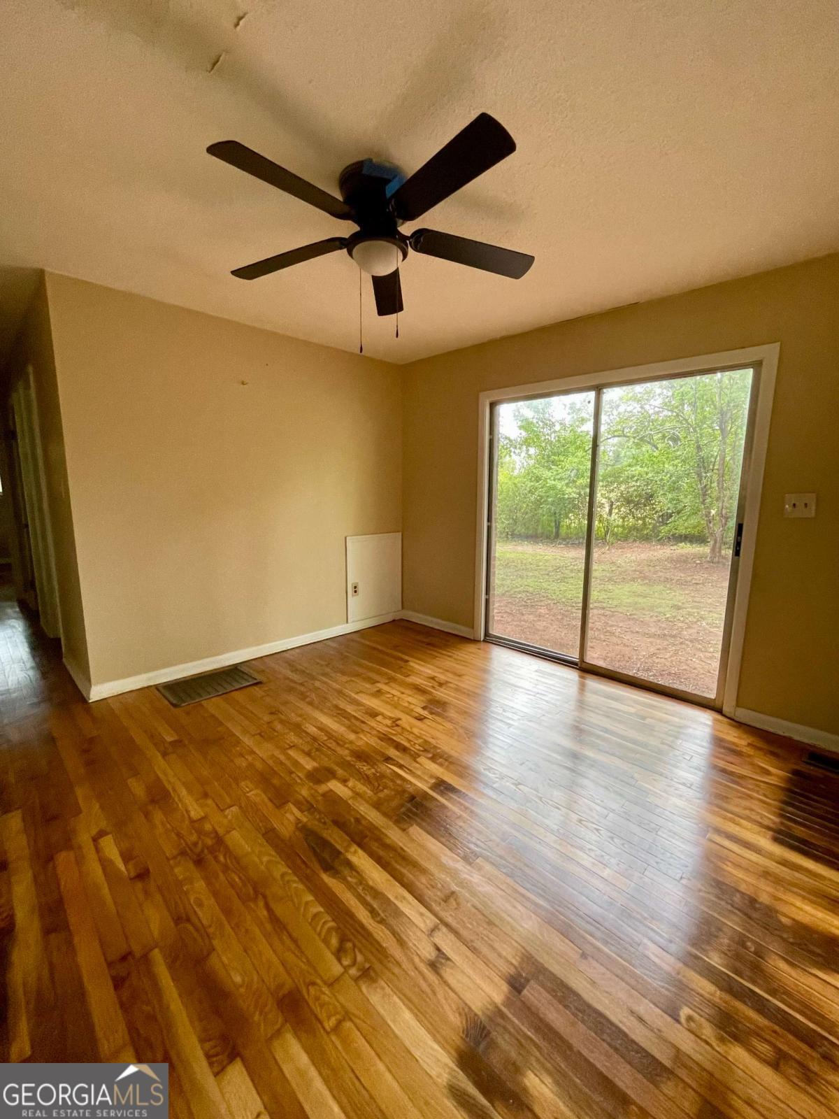 205 Lovelace Way Property Photo 5