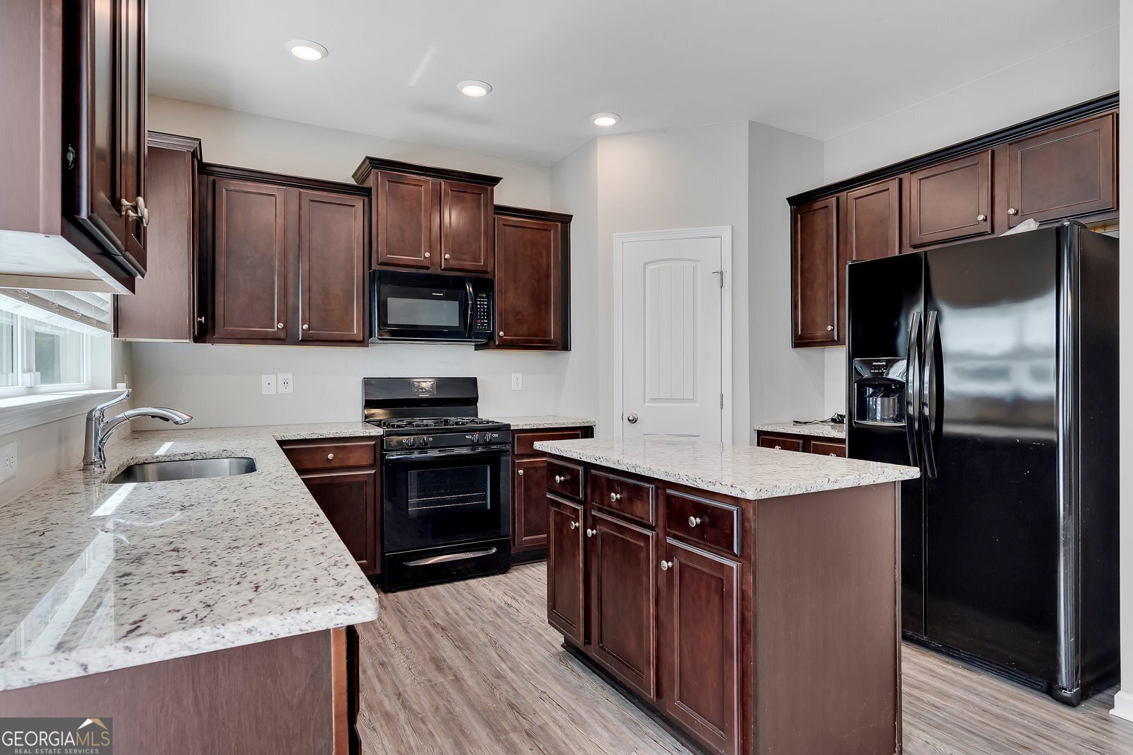 100 Valley Brook Way Property Photo 16