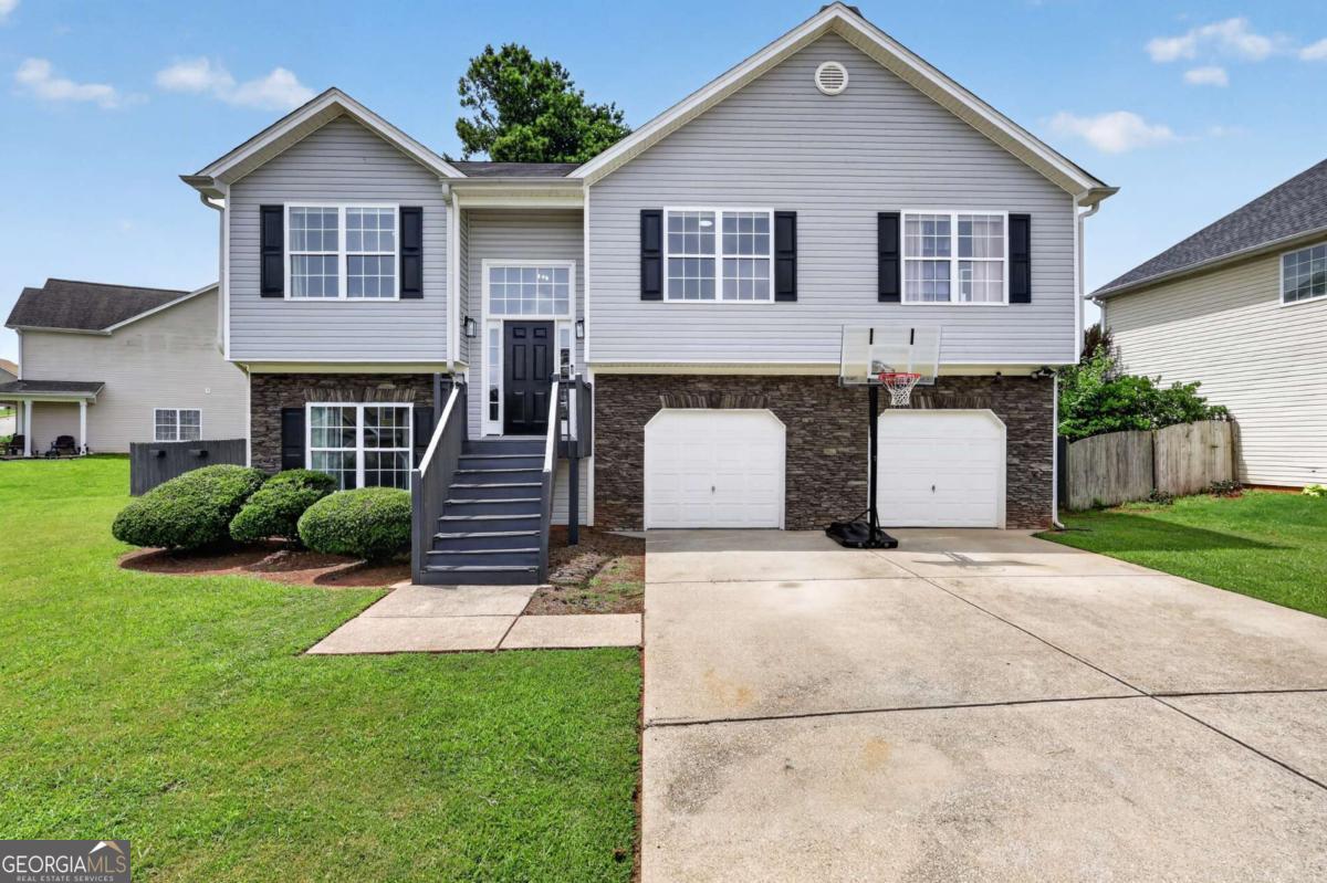 661 Nine Oaks Circle Property Photo 1