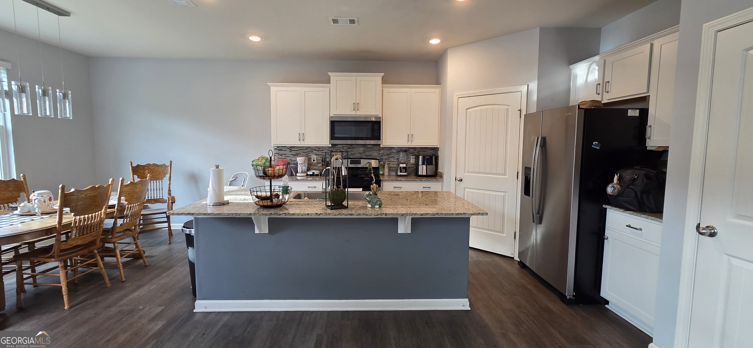 5551 Foxglove Way Property Photo 8