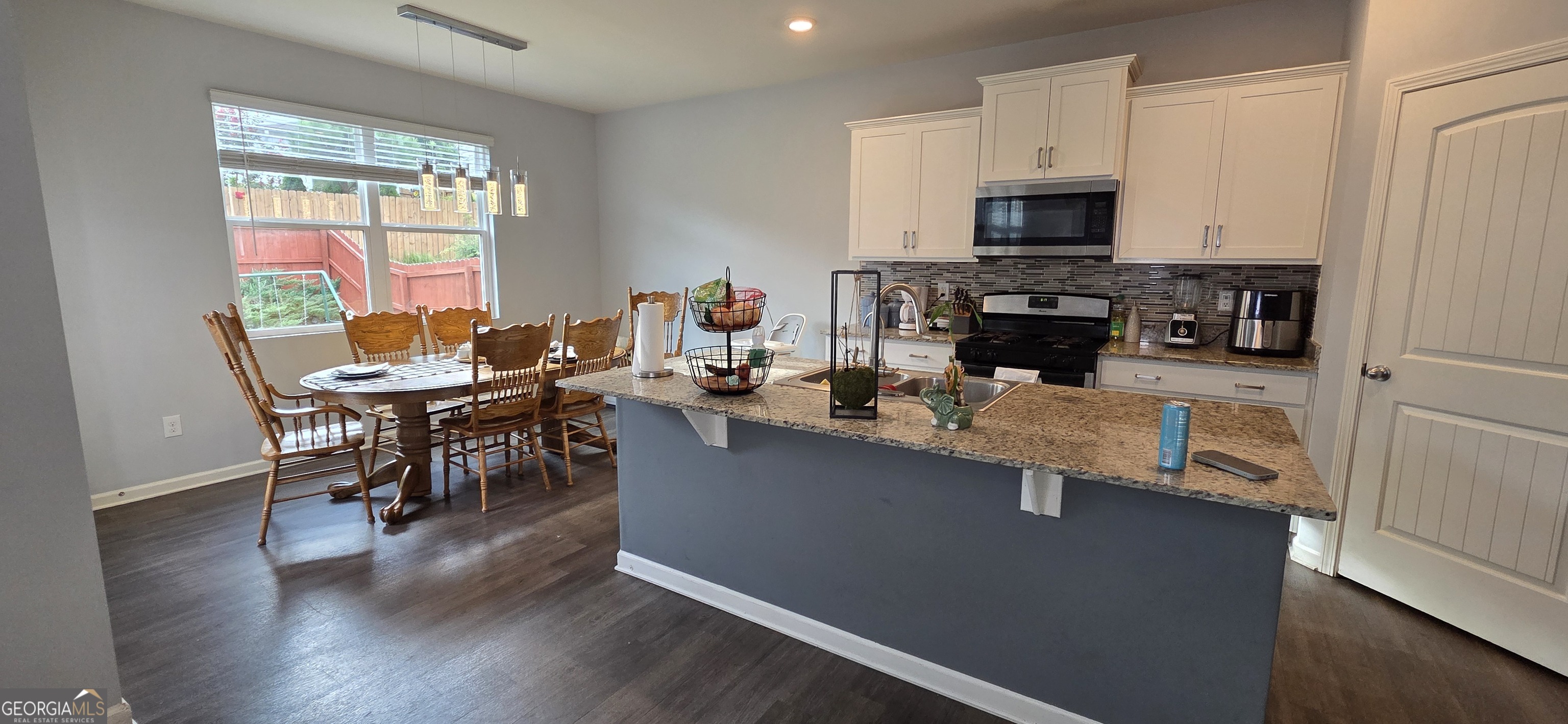 5551 Foxglove Way Property Photo 9